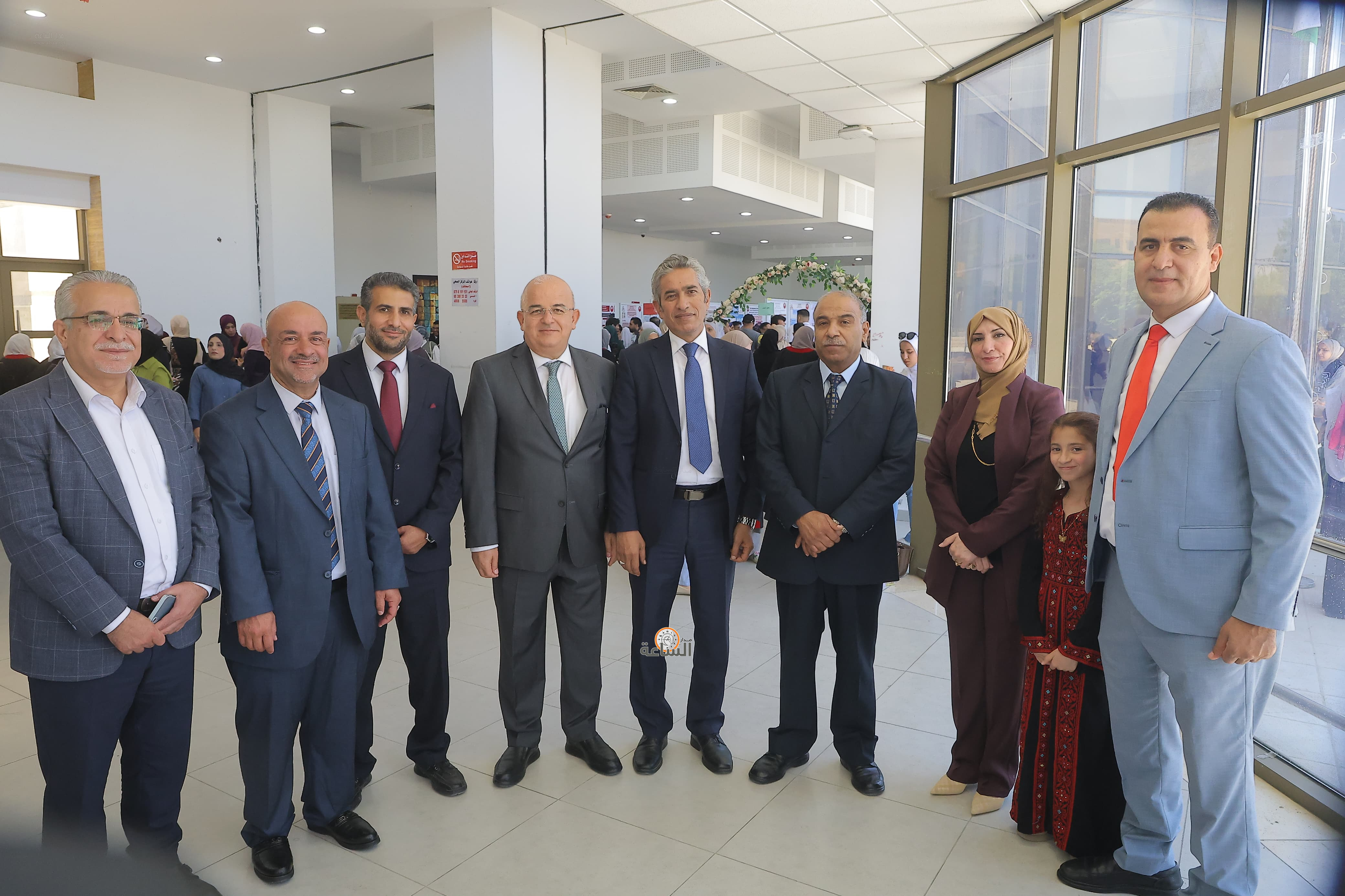 Madar Al-Saa Images 0.9235447191494452