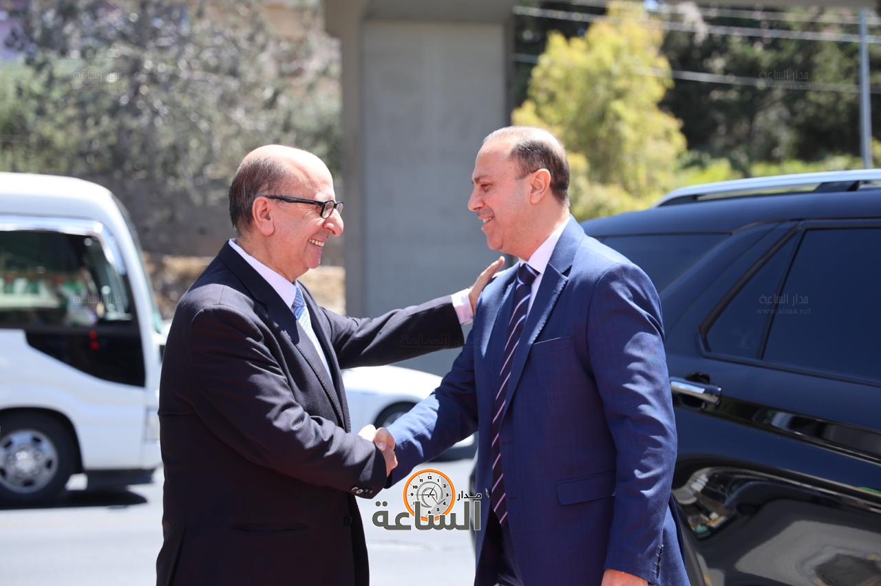 Madar Al-Saa Images 0.9571289960855052