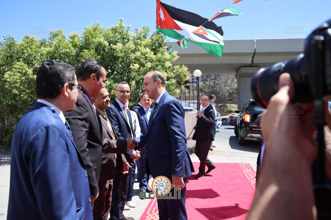 Madar Al-Saa Images 0.9064382306659922