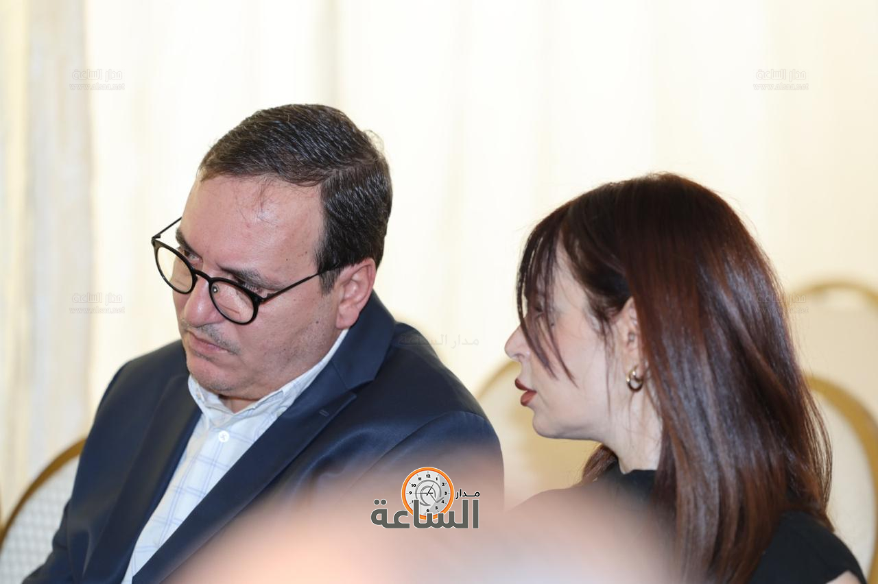 Madar Al-Saa Images 0.4407296394471054