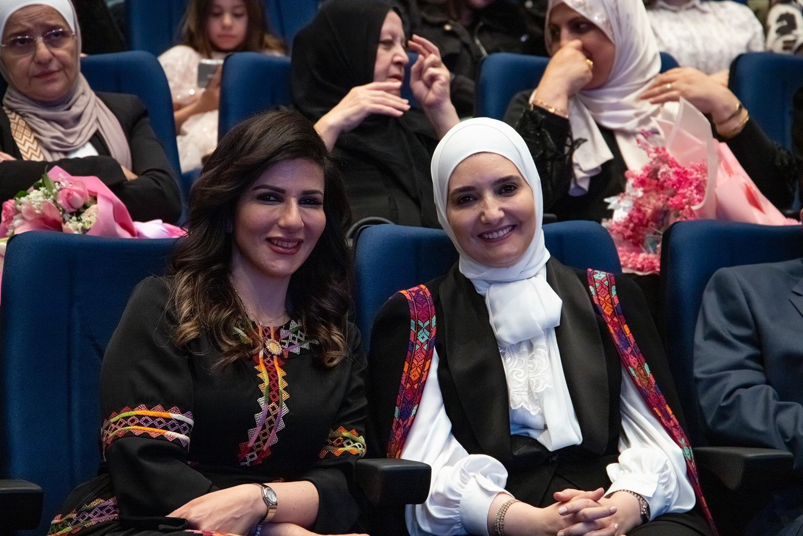 Madar Al-Saa Images 0.8090207466708919