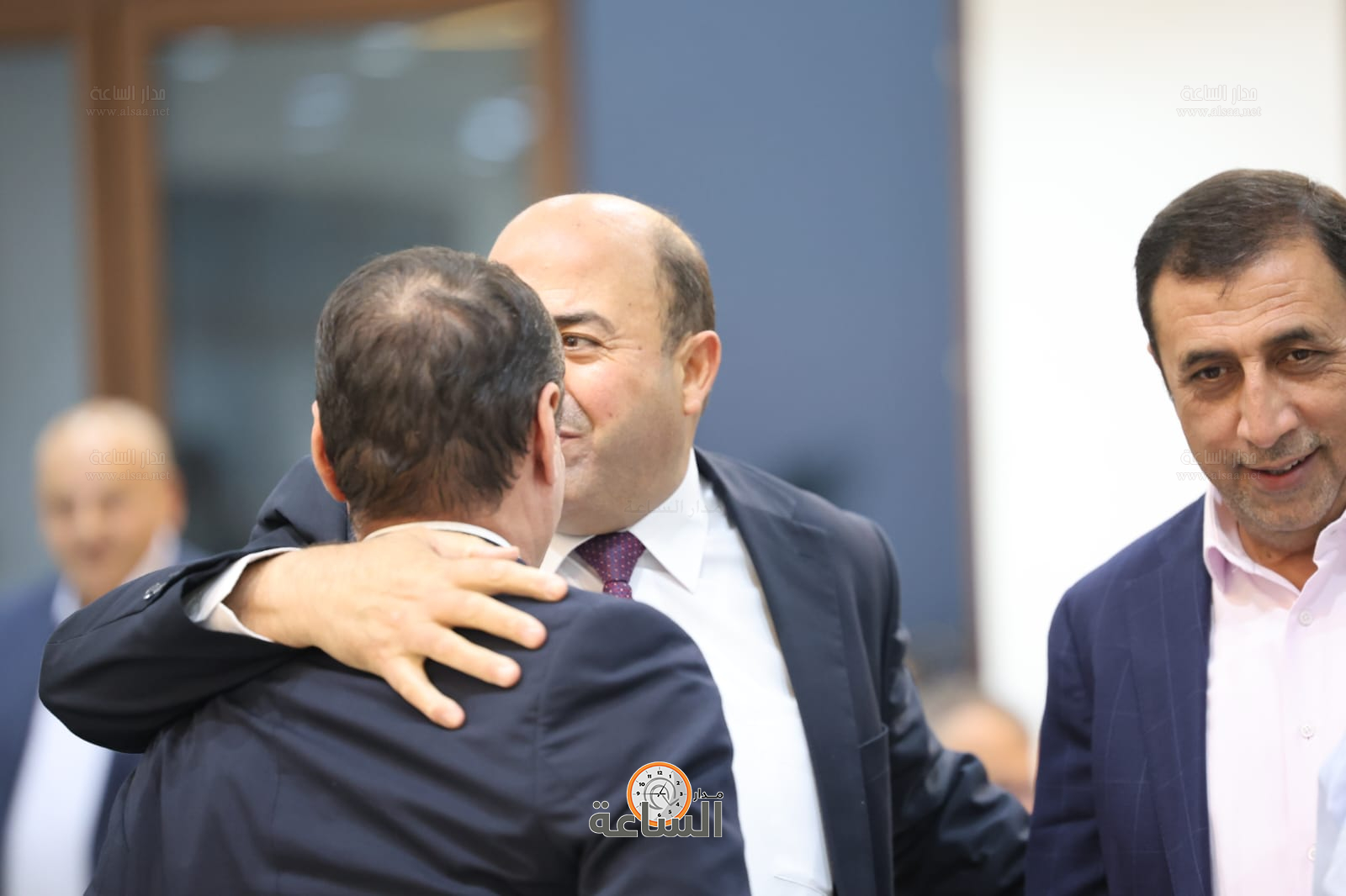 Madar Al-Saa Images 0.574081190546212