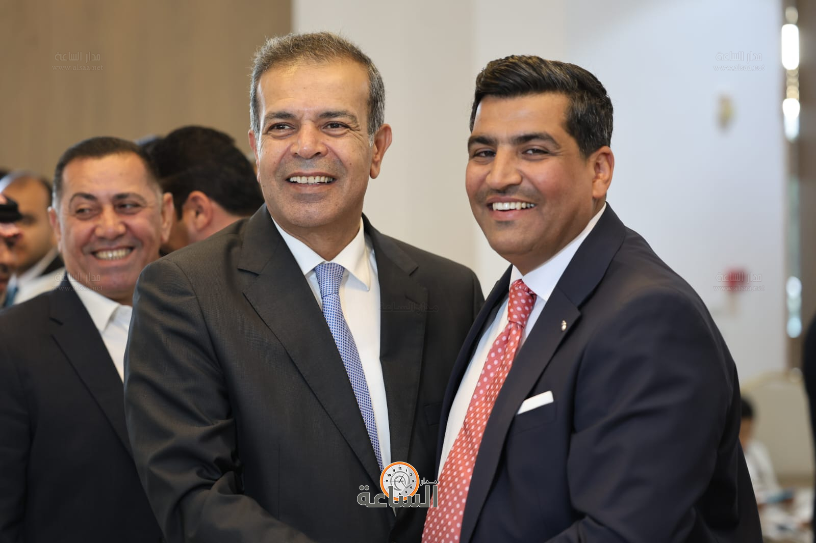 Madar Al-Saa Images 0.3697321540201022