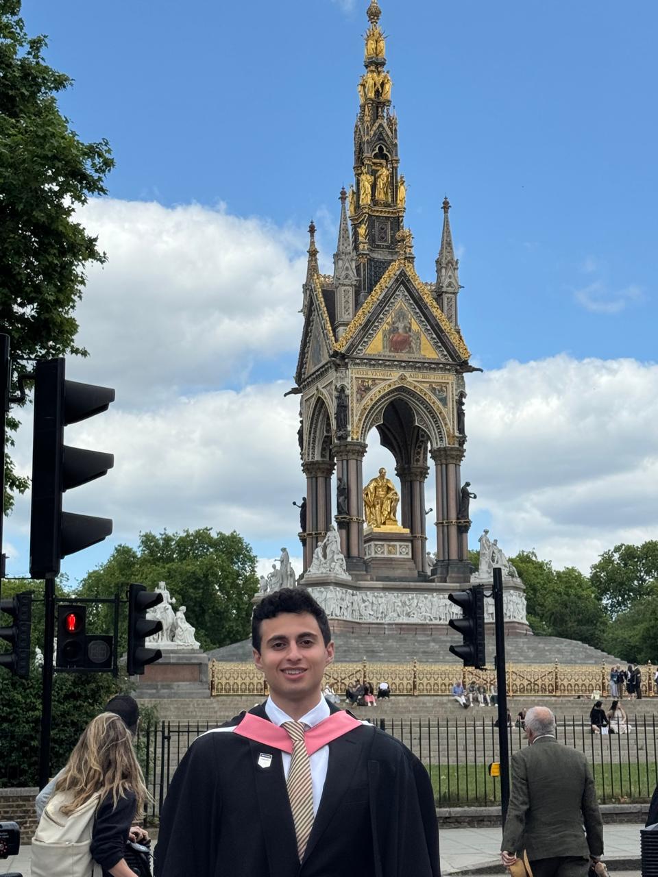 Madar Al-Saa Images 0.602898205649168