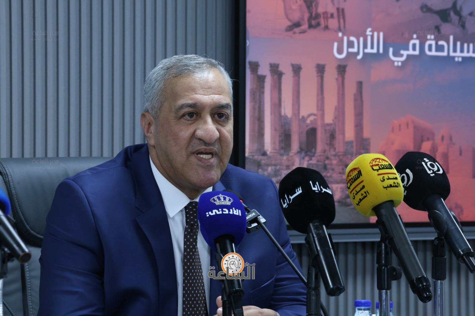 Madar Al-Saa Images 0.7776391465934805