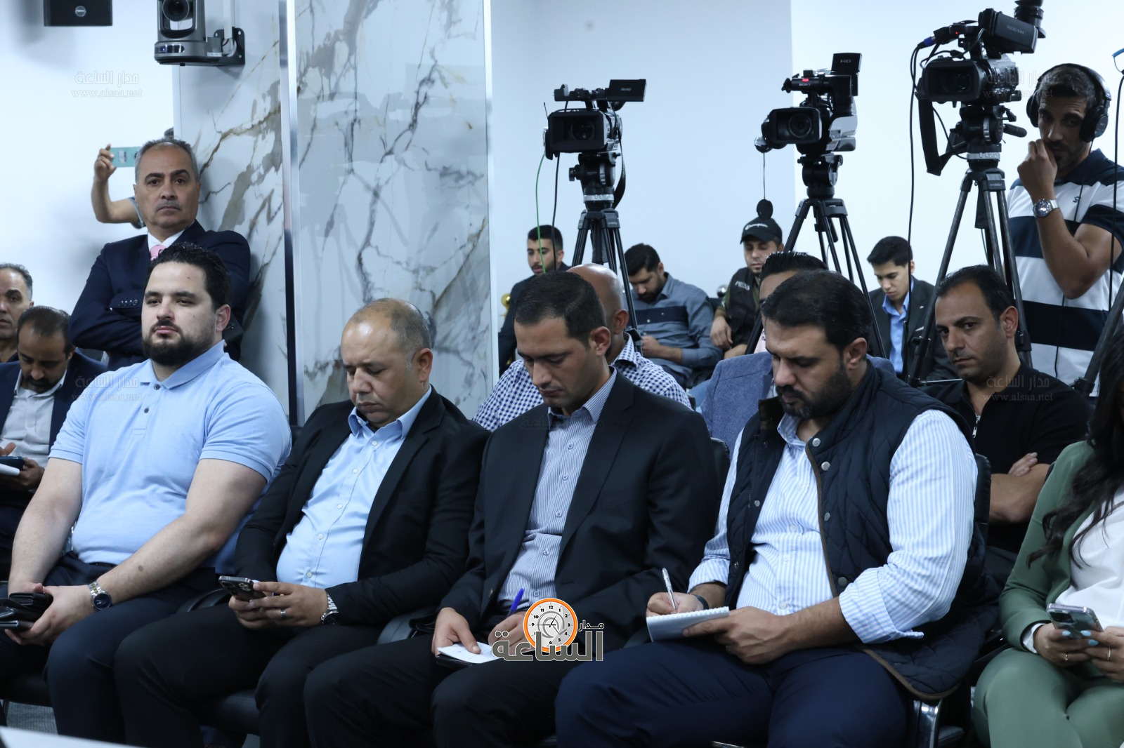 Madar Al-Saa Images 0.655431388428919