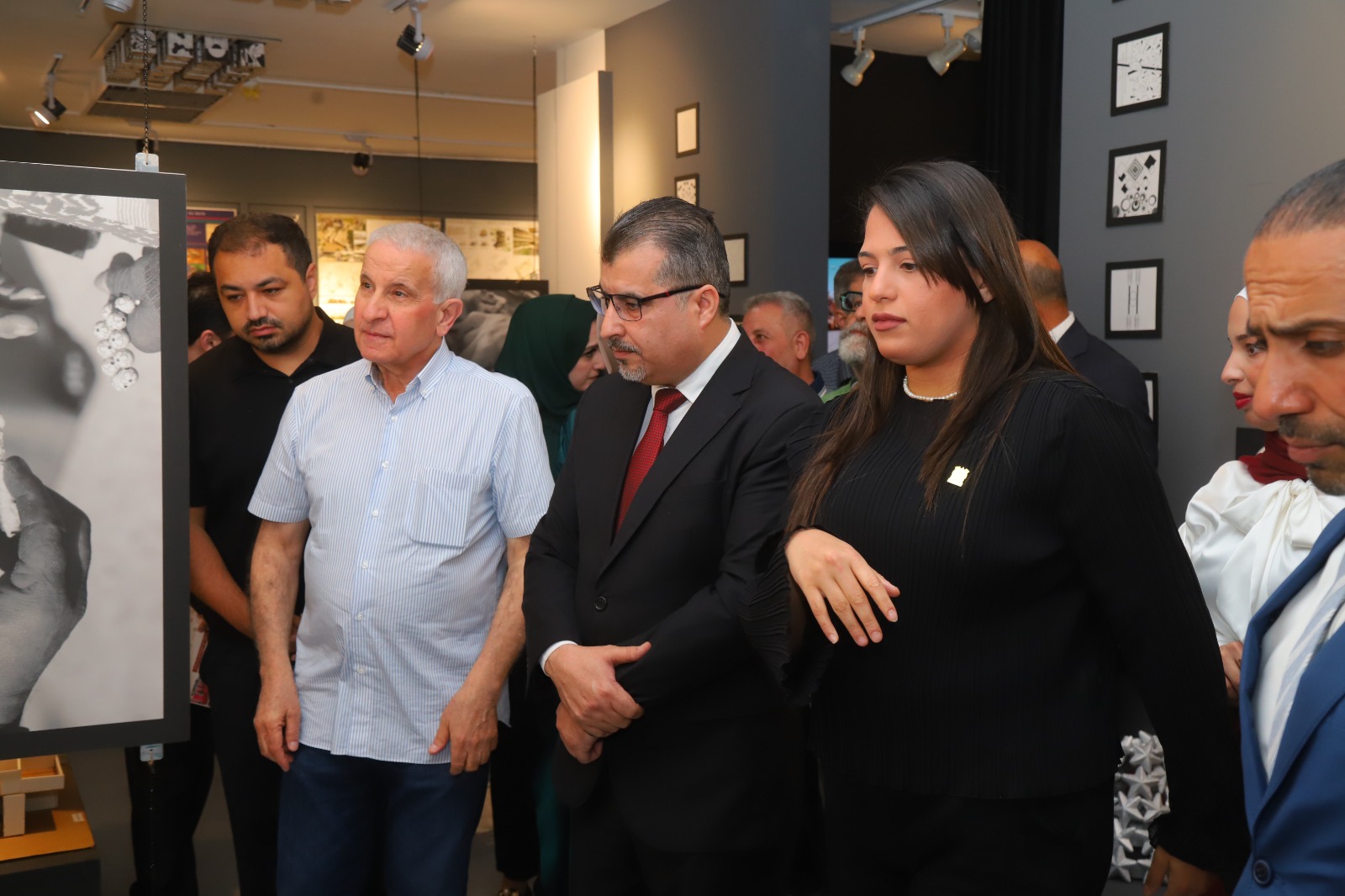 Madar Al-Saa Images 0.33467972861268214