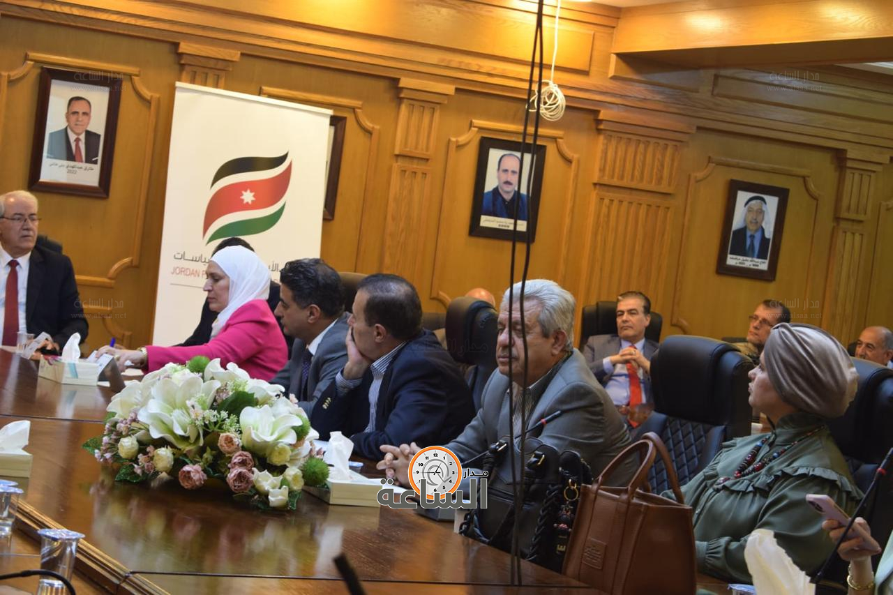 Madar Al-Saa Images 0.8114828184187733