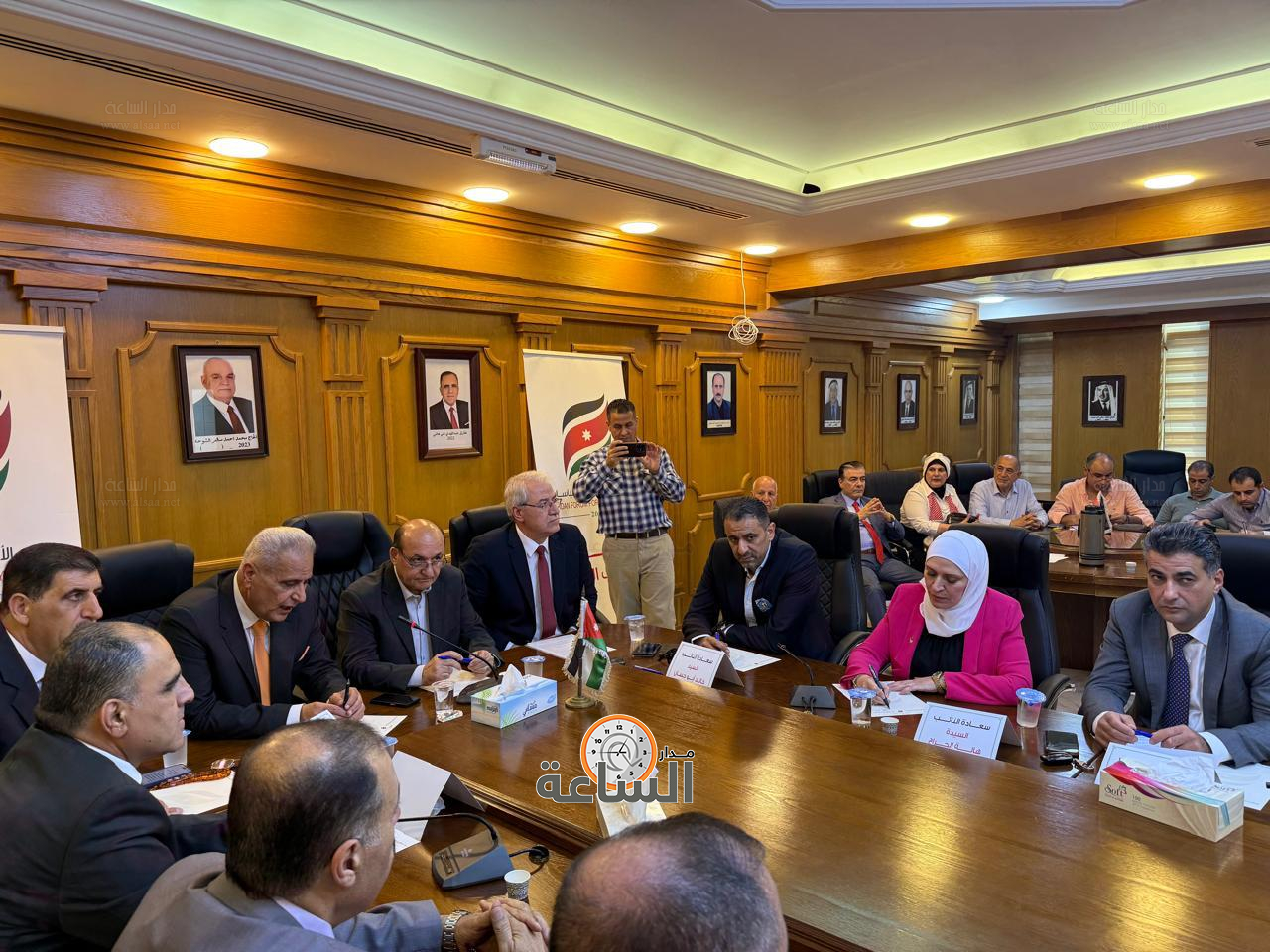 Madar Al-Saa Images 0.5856072265073873