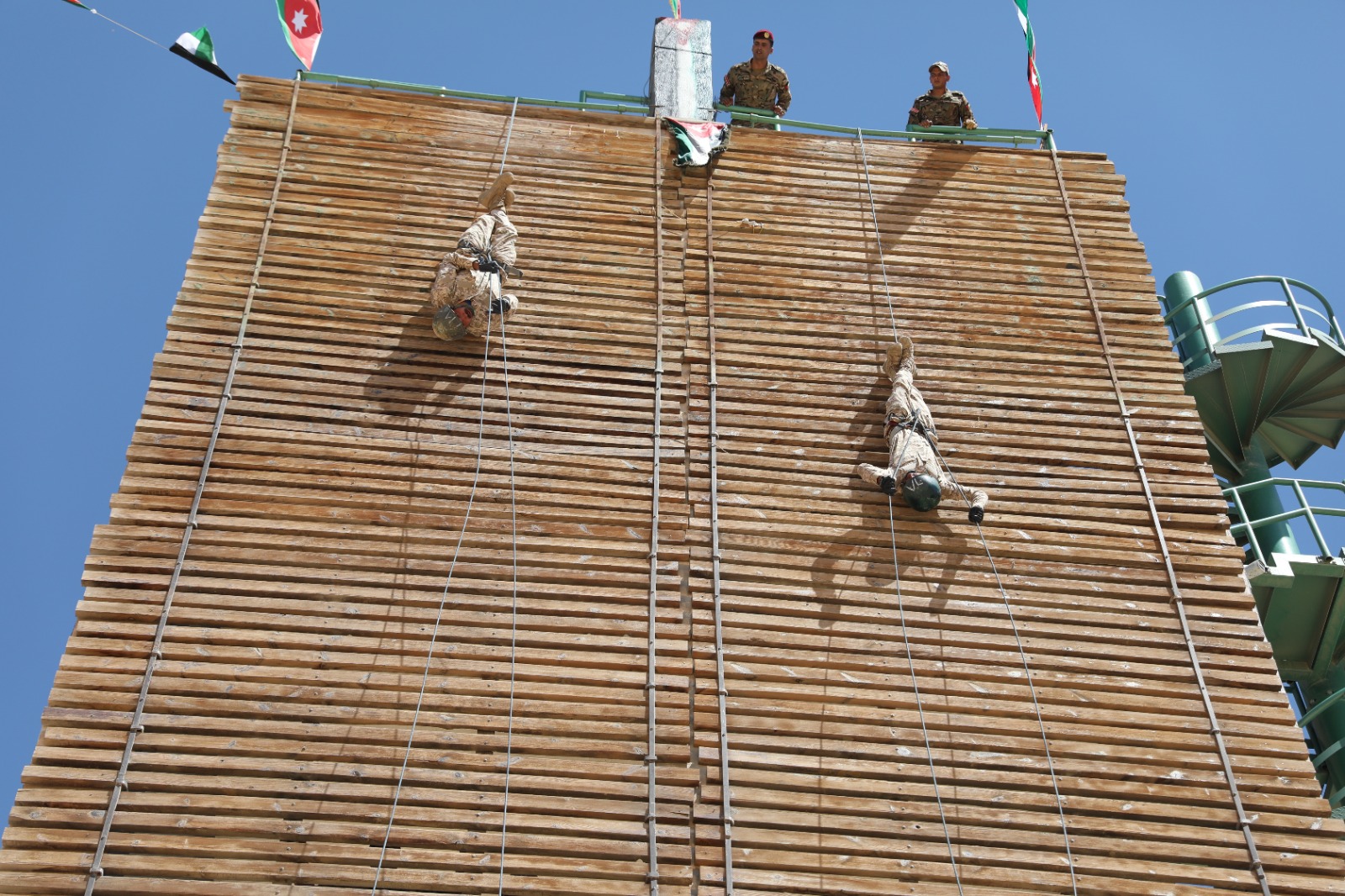 Madar Al-Saa Images 0.40927827544072193