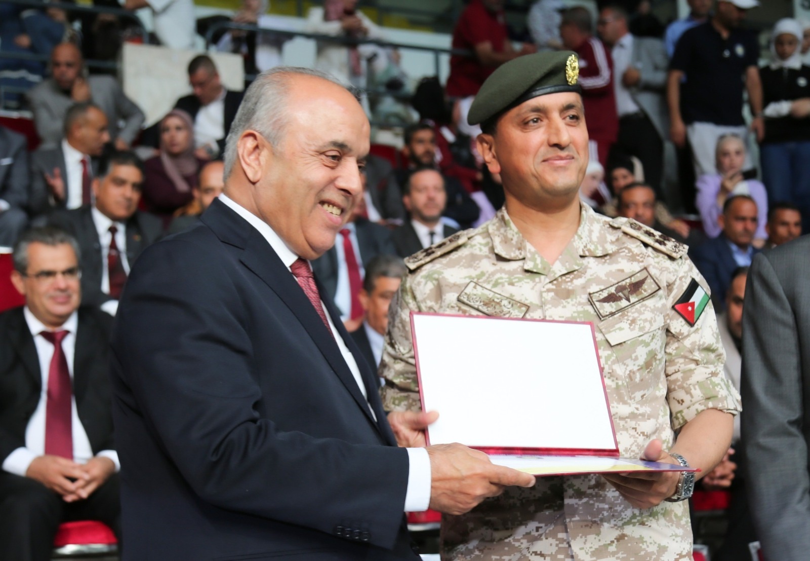 Madar Al-Saa Images 0.6486658145922005