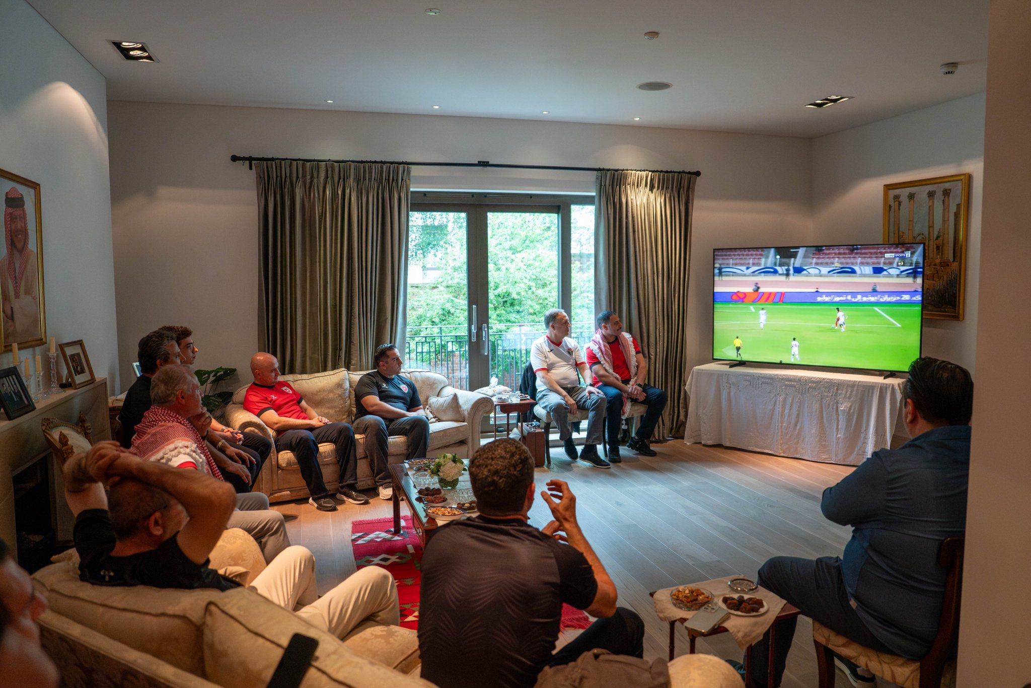 Madar Al-Saa Images 0.7697383950485059