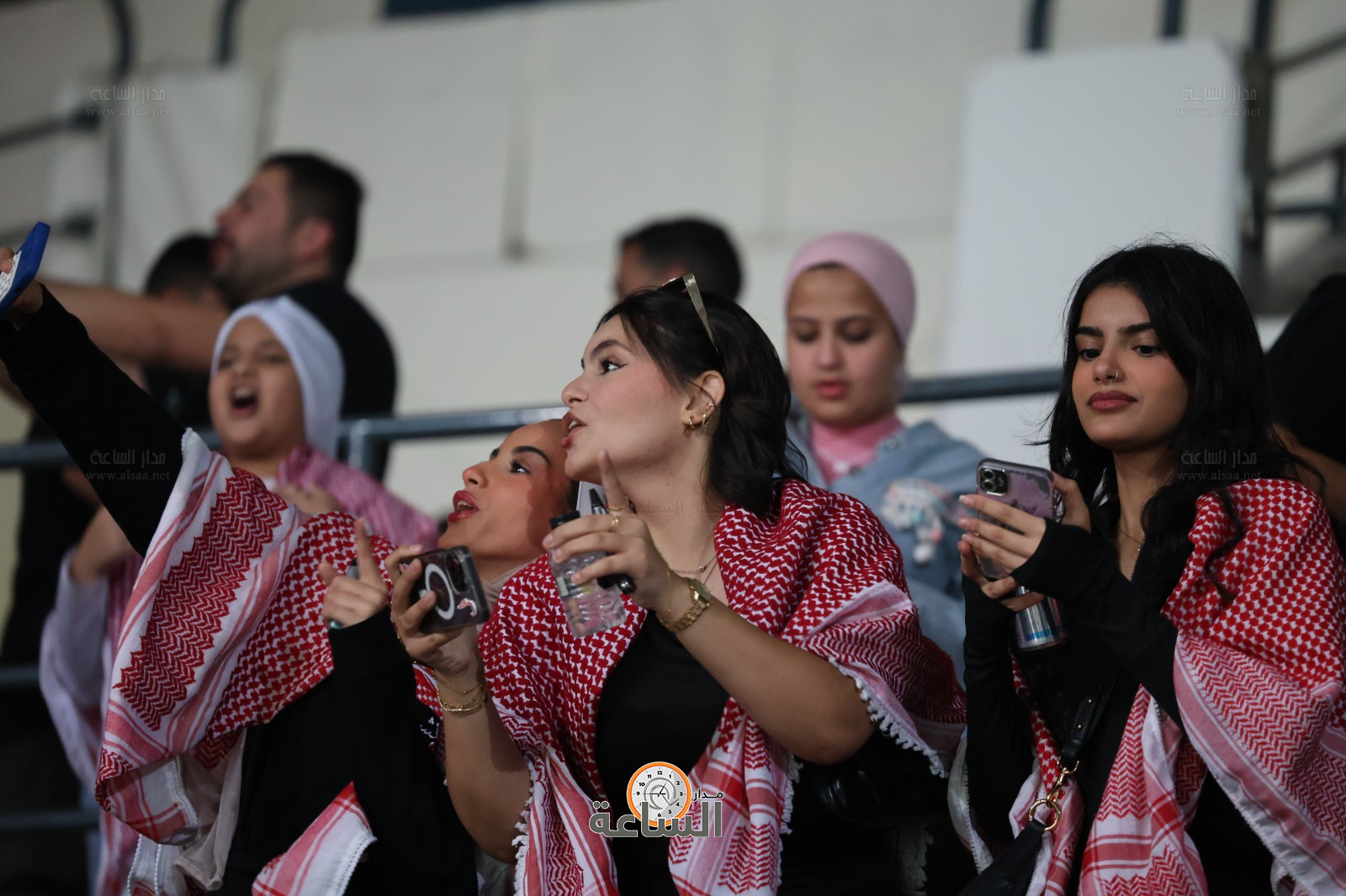 Madar Al-Saa Images 0.3670580299766846