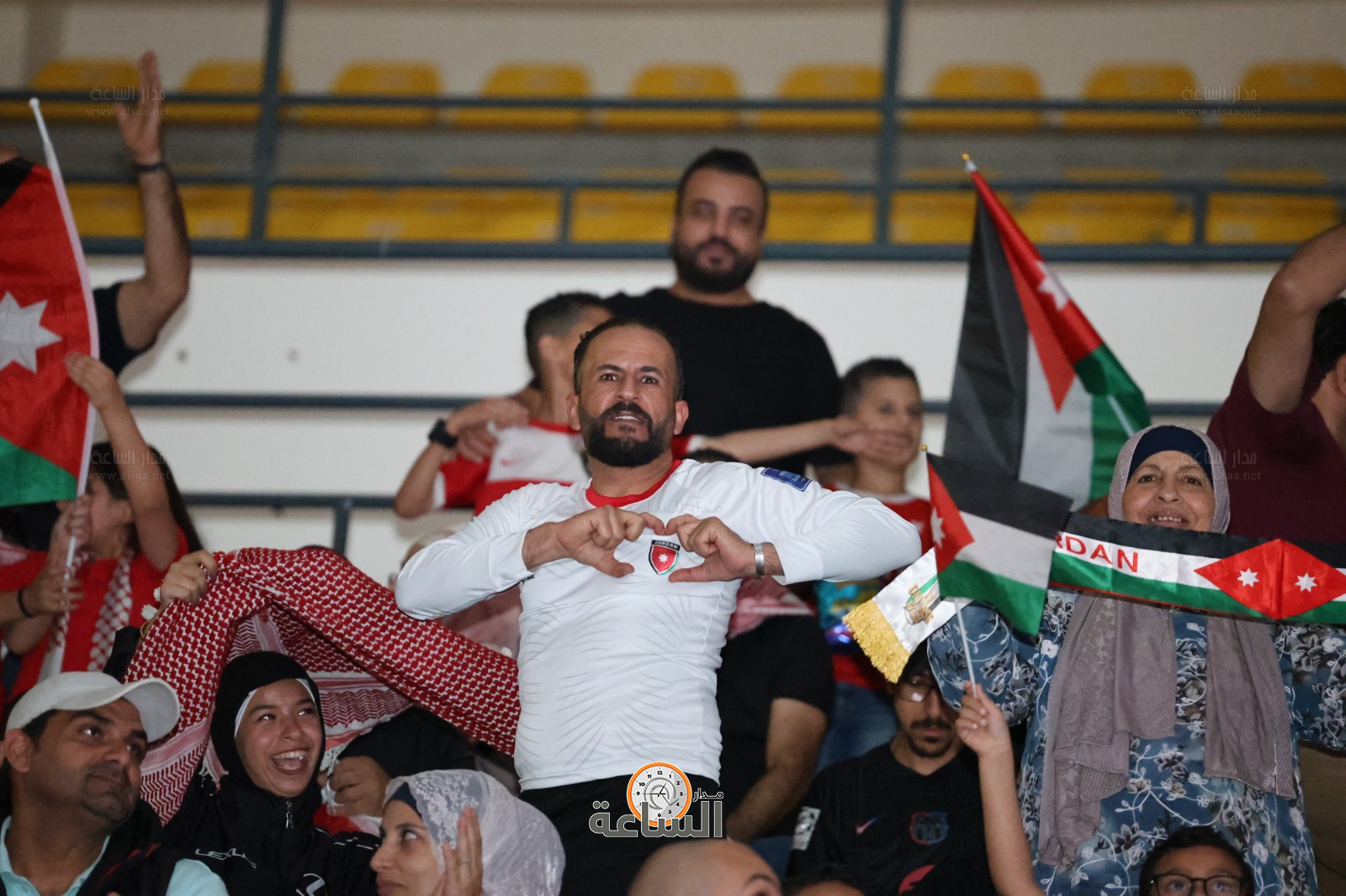 Madar Al-Saa Images 0.7254230507088594