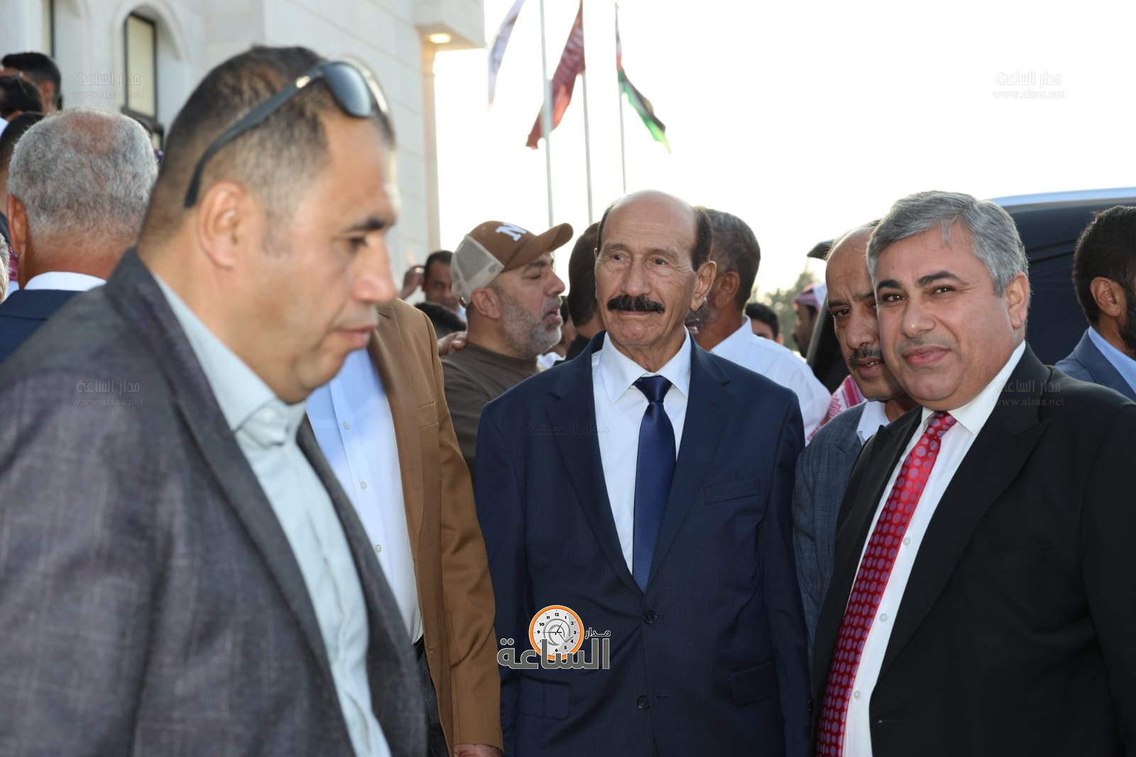 Madar Al-Saa Images 0.8898292170265902