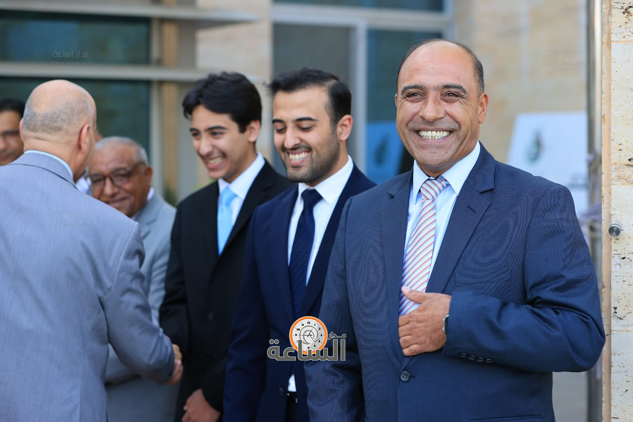 Madar Al-Saa Images 0.4357828264824499