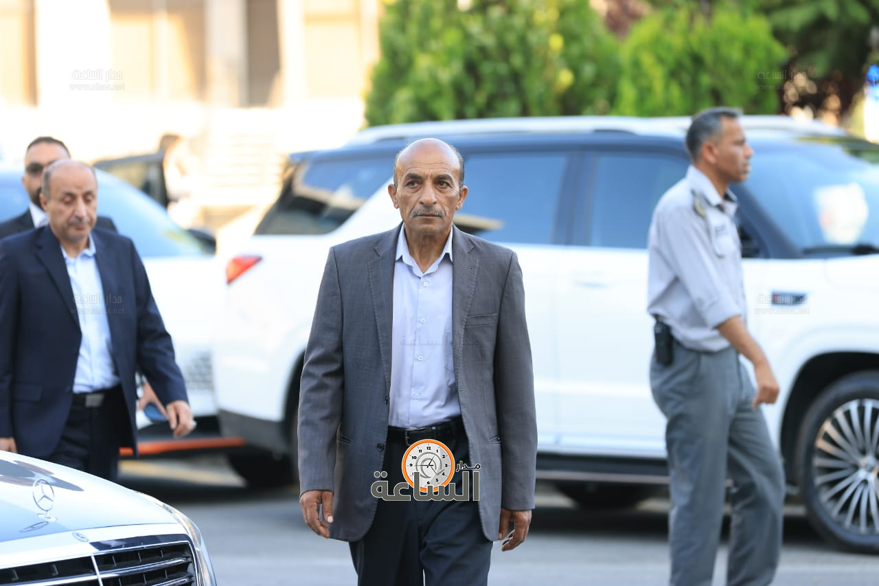 Madar Al-Saa Images 0.18003648911838122