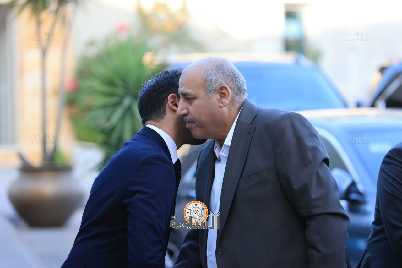 Madar Al-Saa Images 0.4795075939008693