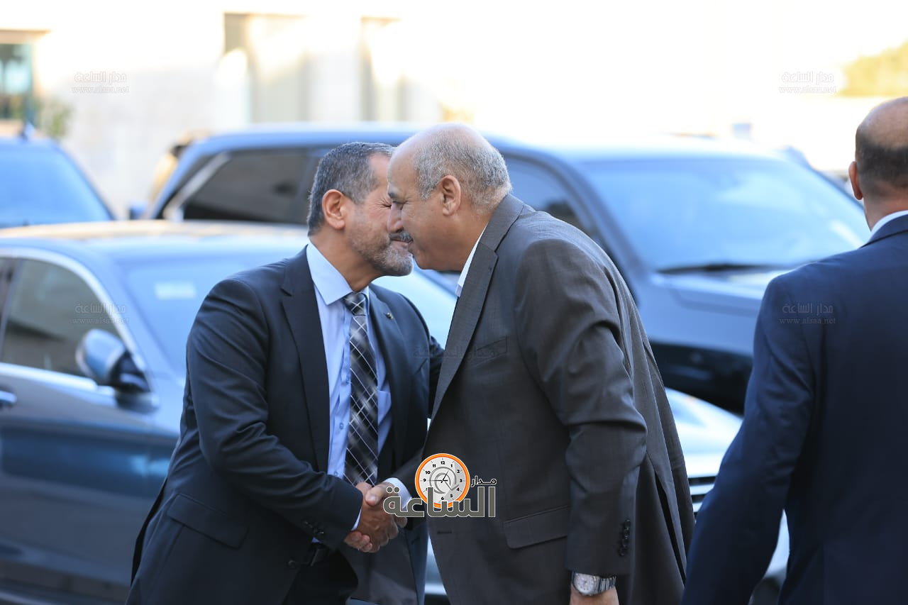 Madar Al-Saa Images 0.666158074151586