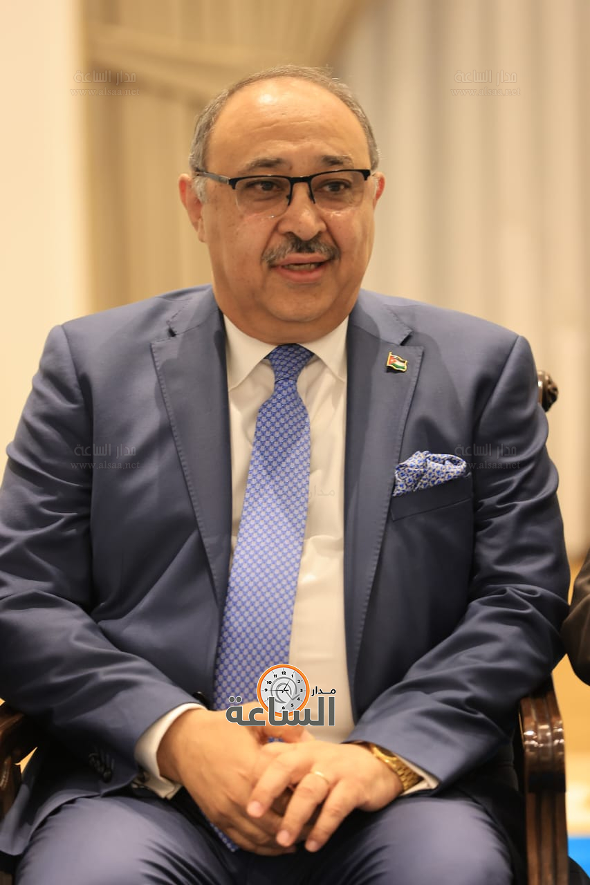 Madar Al-Saa Images 0.20532386801020386