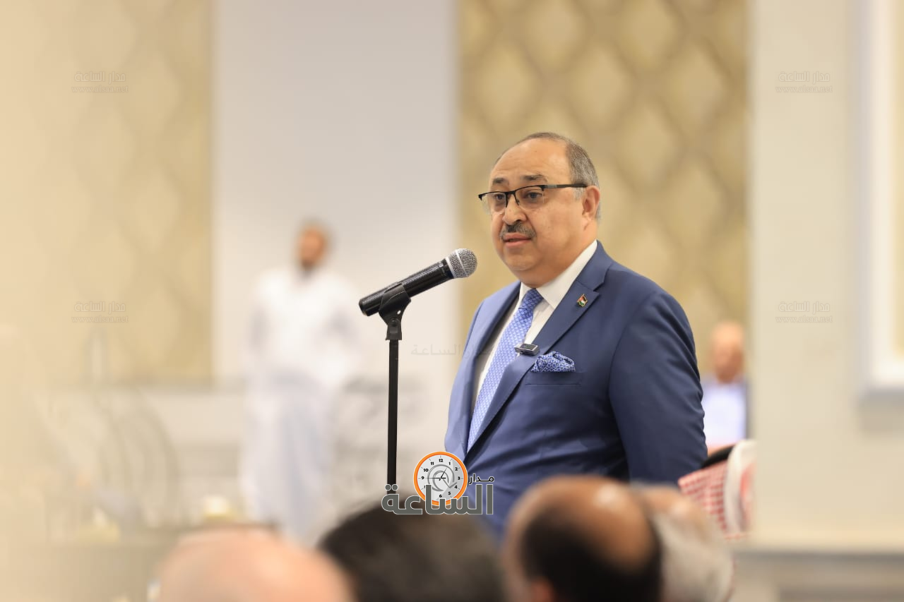 الوزير الاسبق صخر دودين