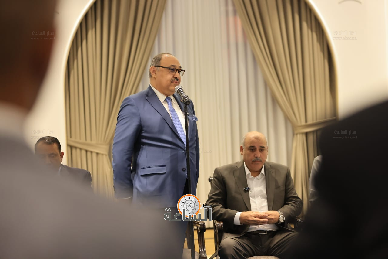 الوزير الاسبق صخر دودين