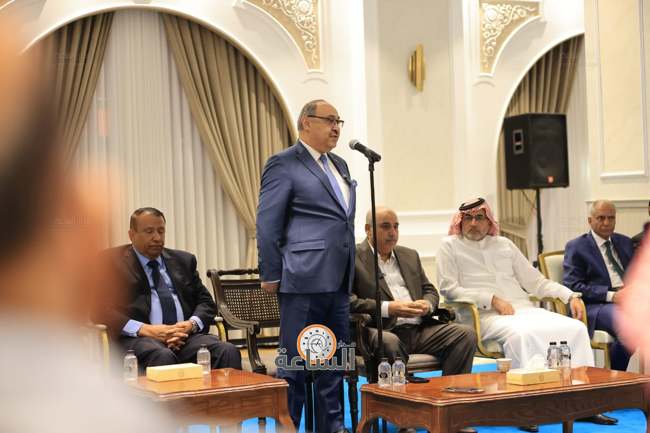 الوزير الاسبق صخر دودين