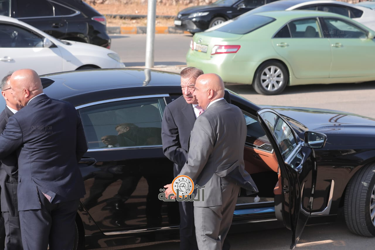 Madar Al-Saa Images 0.0030490030391160383