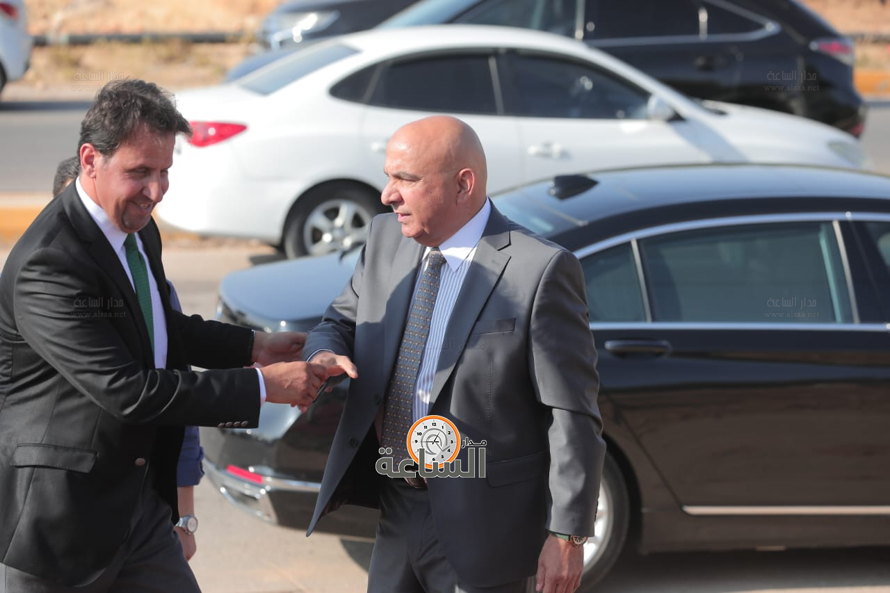 Madar Al-Saa Images 0.18897817698568842