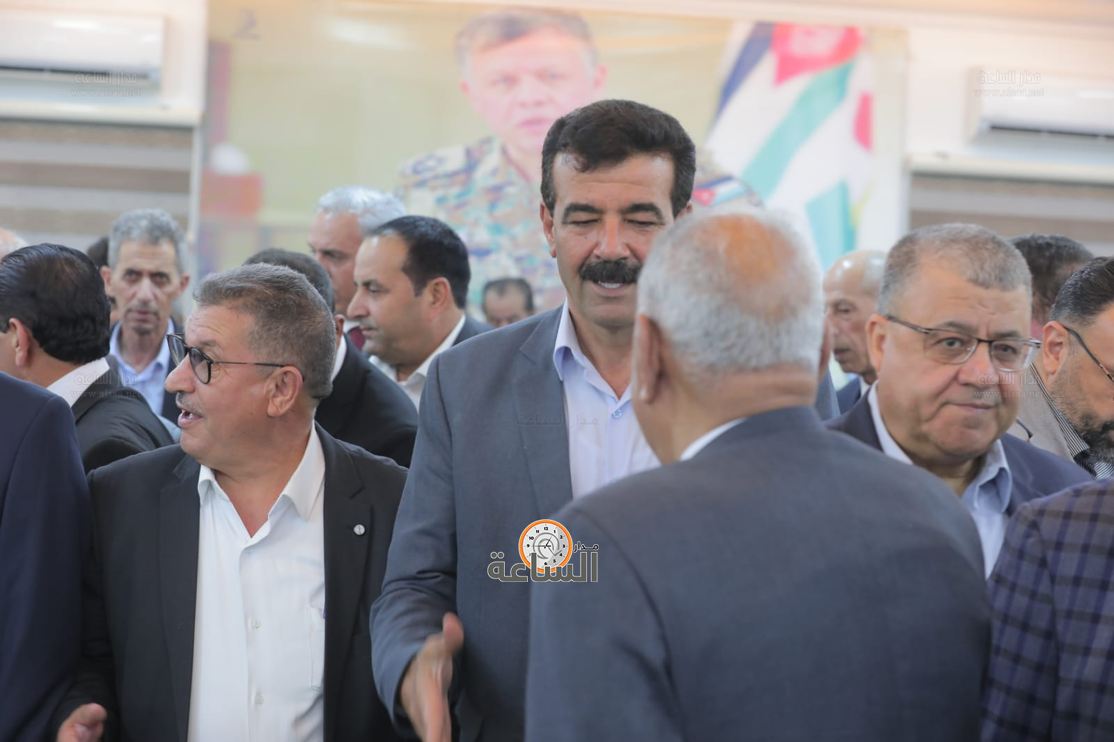 Madar Al-Saa Images 0.4120696538787658