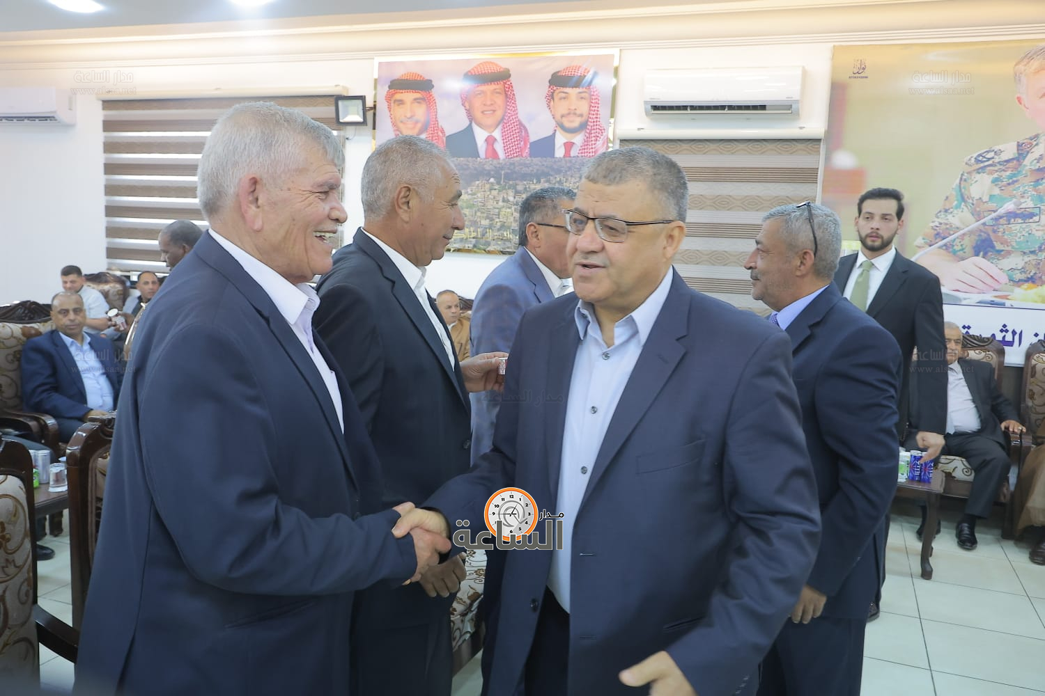 Madar Al-Saa Images 0.3118980324373879