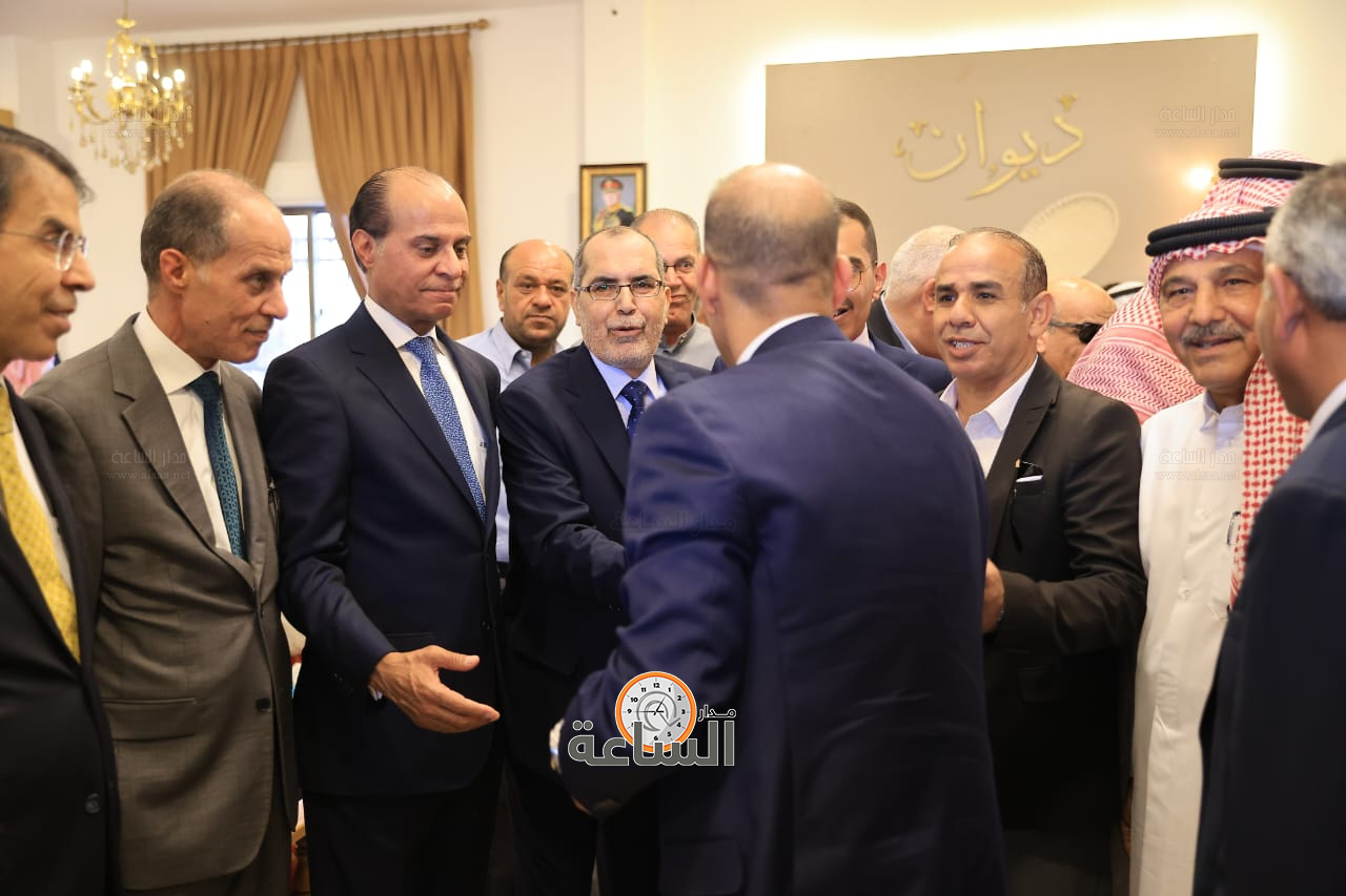 Madar Al-Saa Images 0.7212470488248984