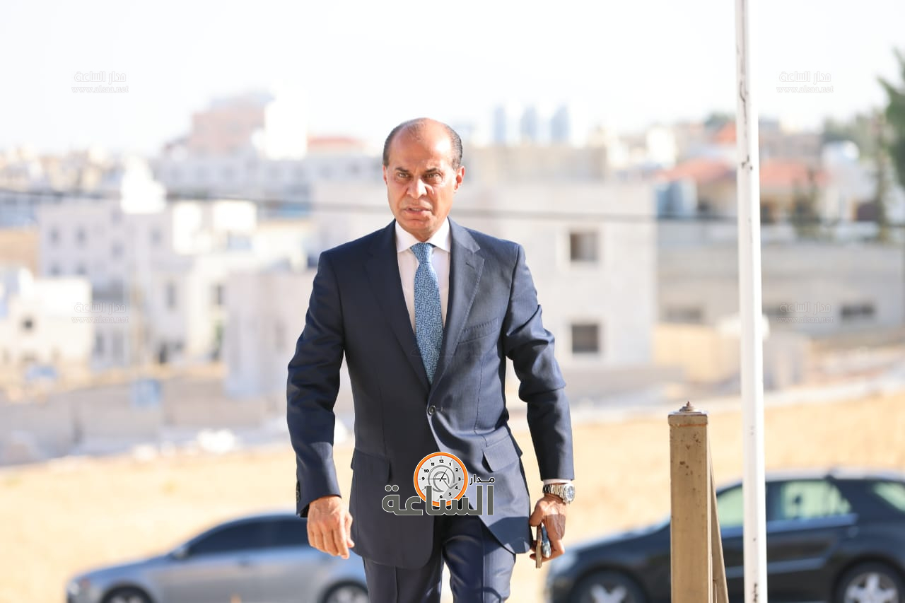 Madar Al-Saa Images 0.41096548672495115