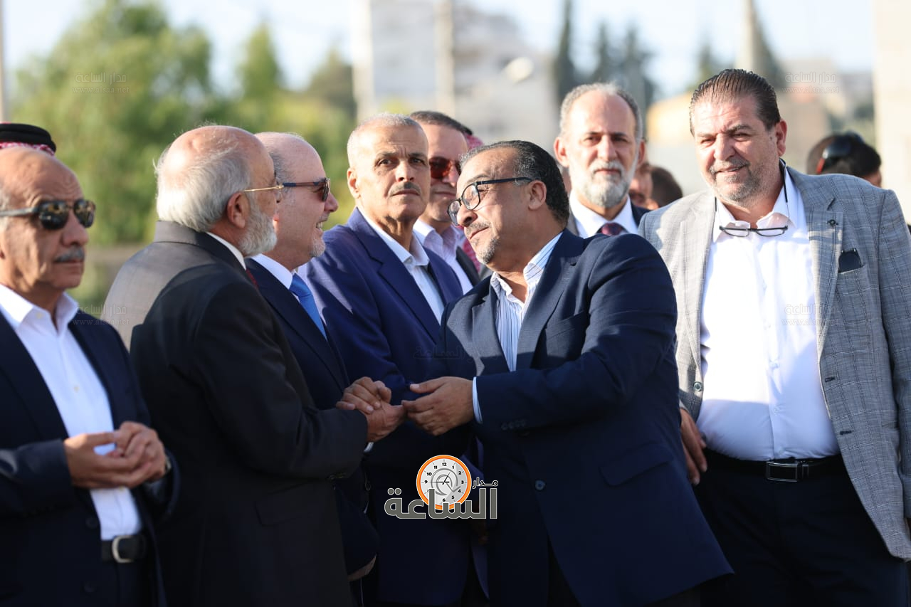 Madar Al-Saa Images 0.031040844122803057