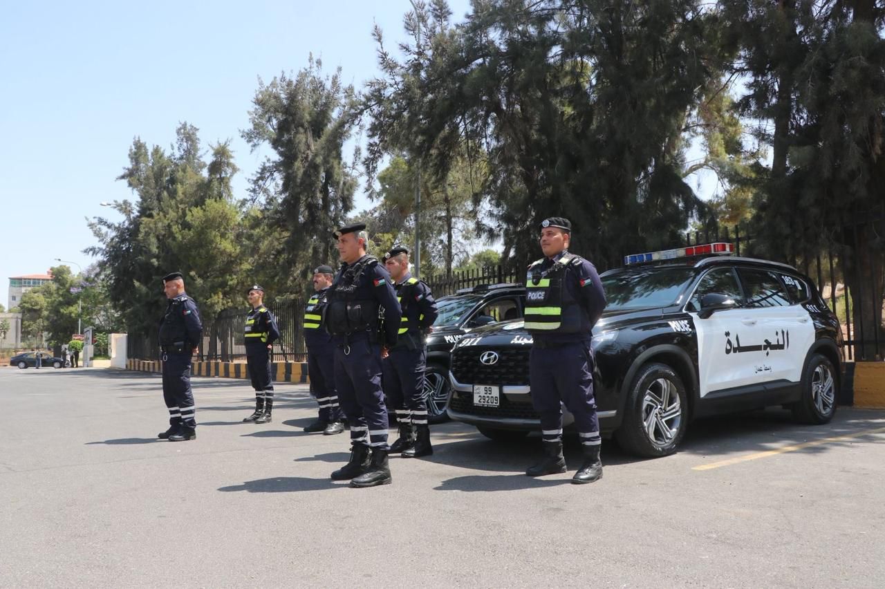 Madar Al-Saa Images 0.00918801621704679