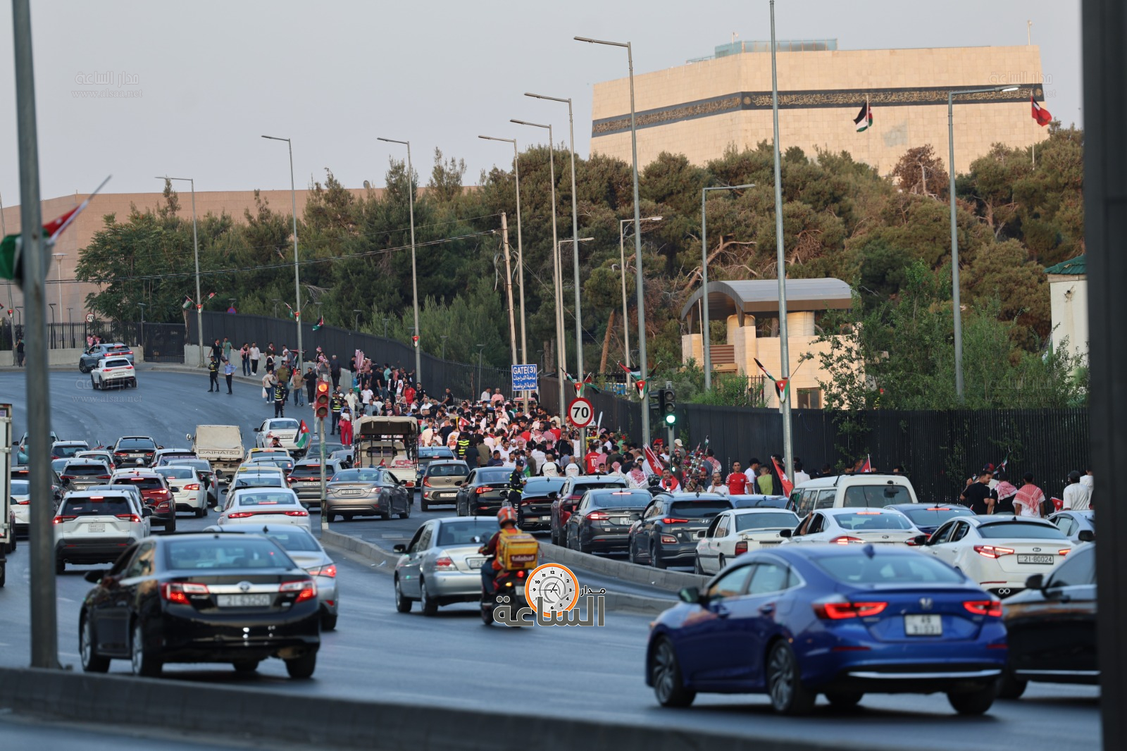 Madar Al-Saa Images 0.7367740356630349