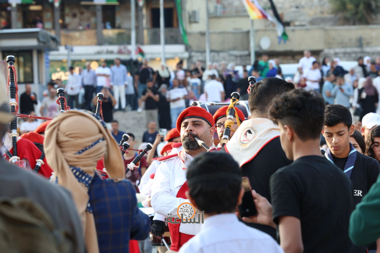 Madar Al-Saa Images 0.6161653830310682