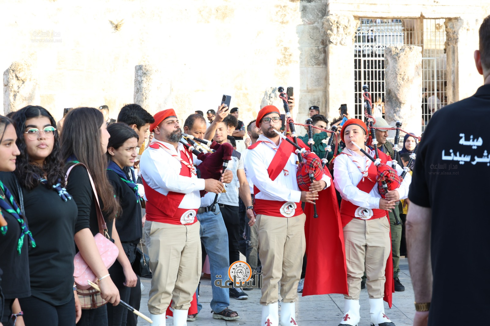 Madar Al-Saa Images 0.24126480647622728