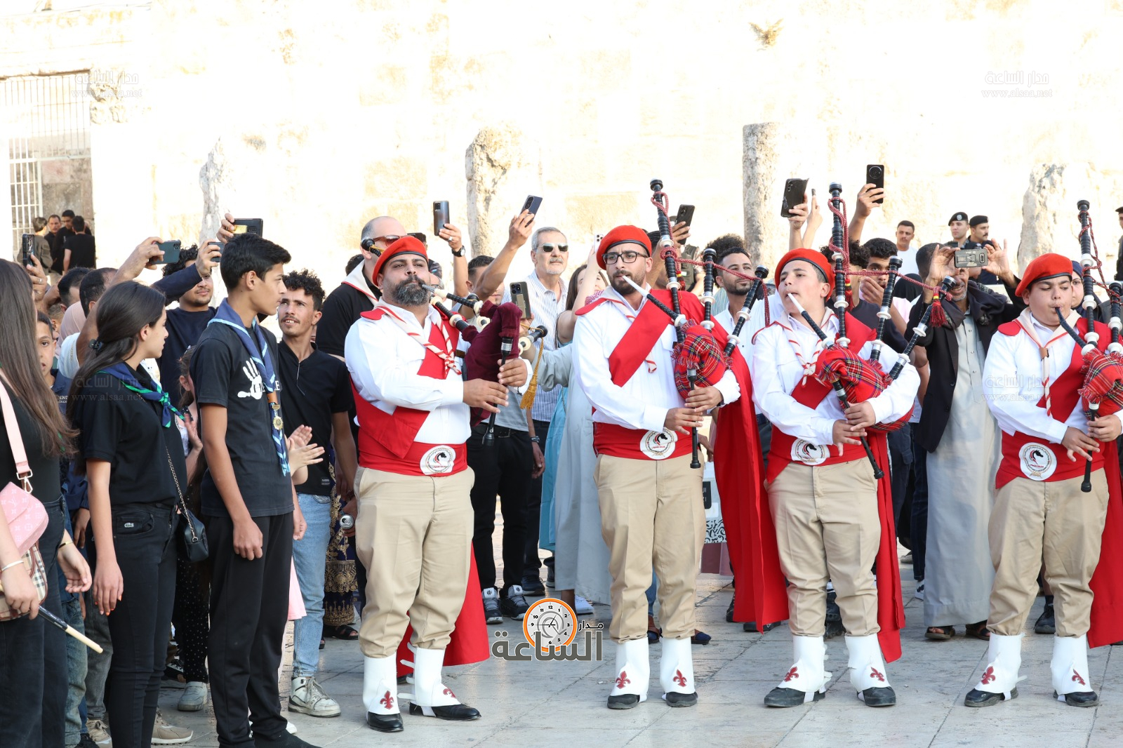 Madar Al-Saa Images 0.4880419609092743