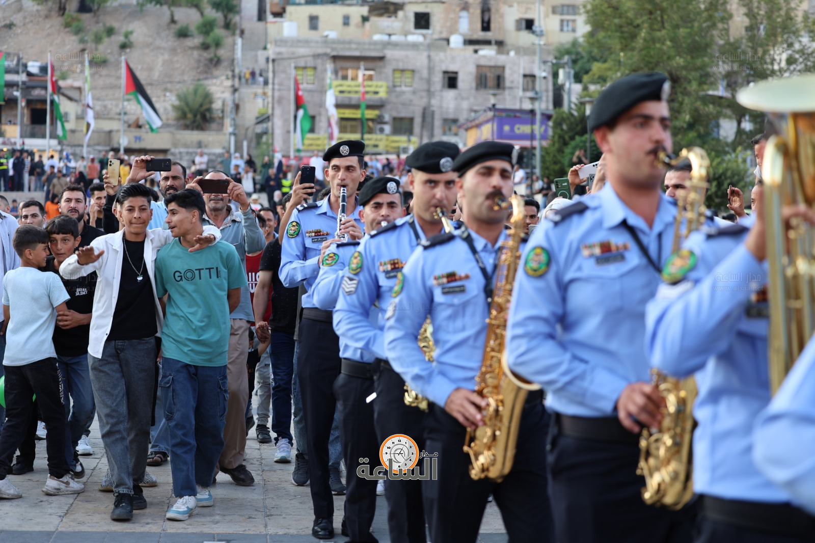 Madar Al-Saa Images 0.03531160528546984