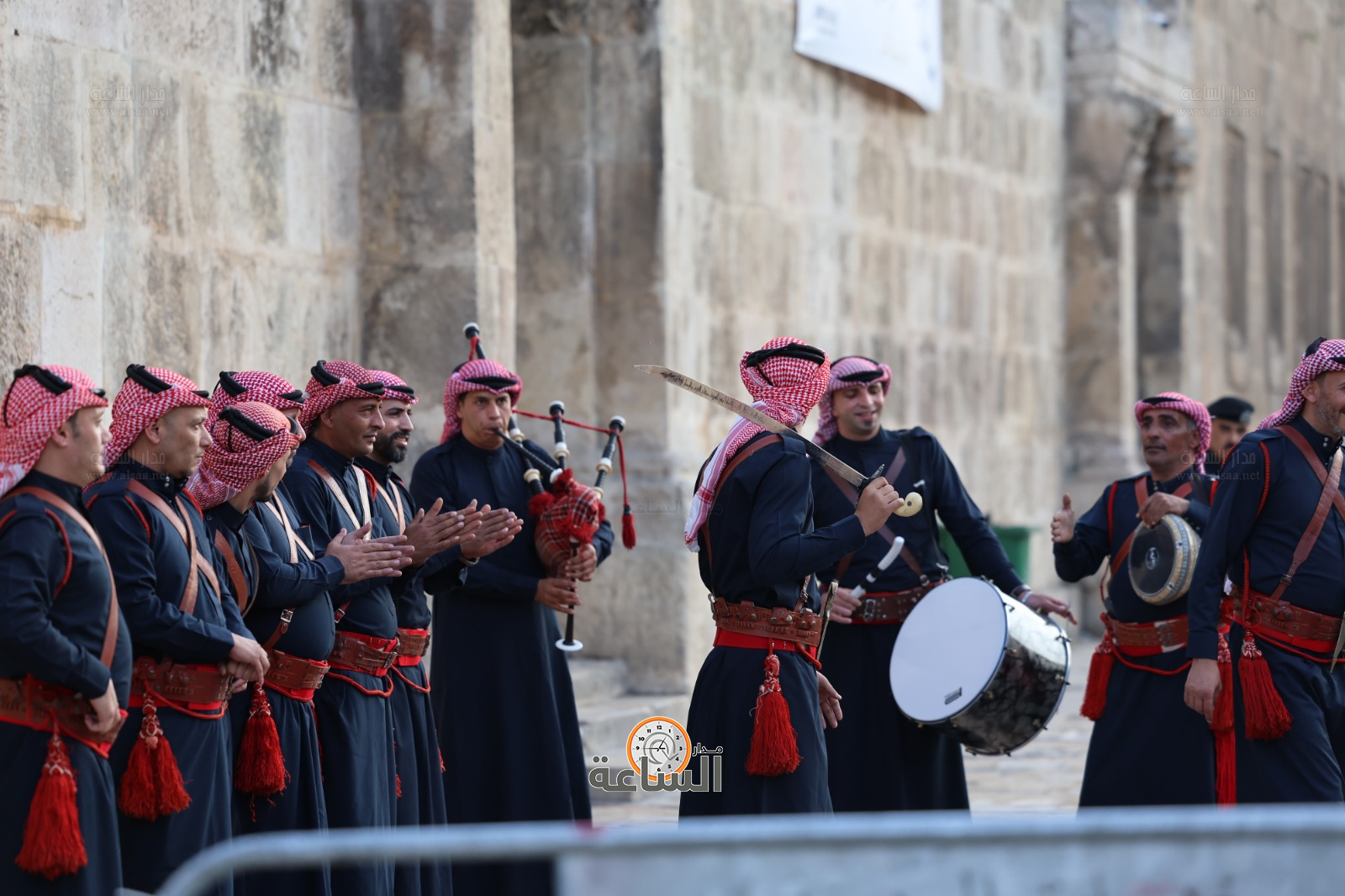 Madar Al-Saa Images 0.36446393387774745