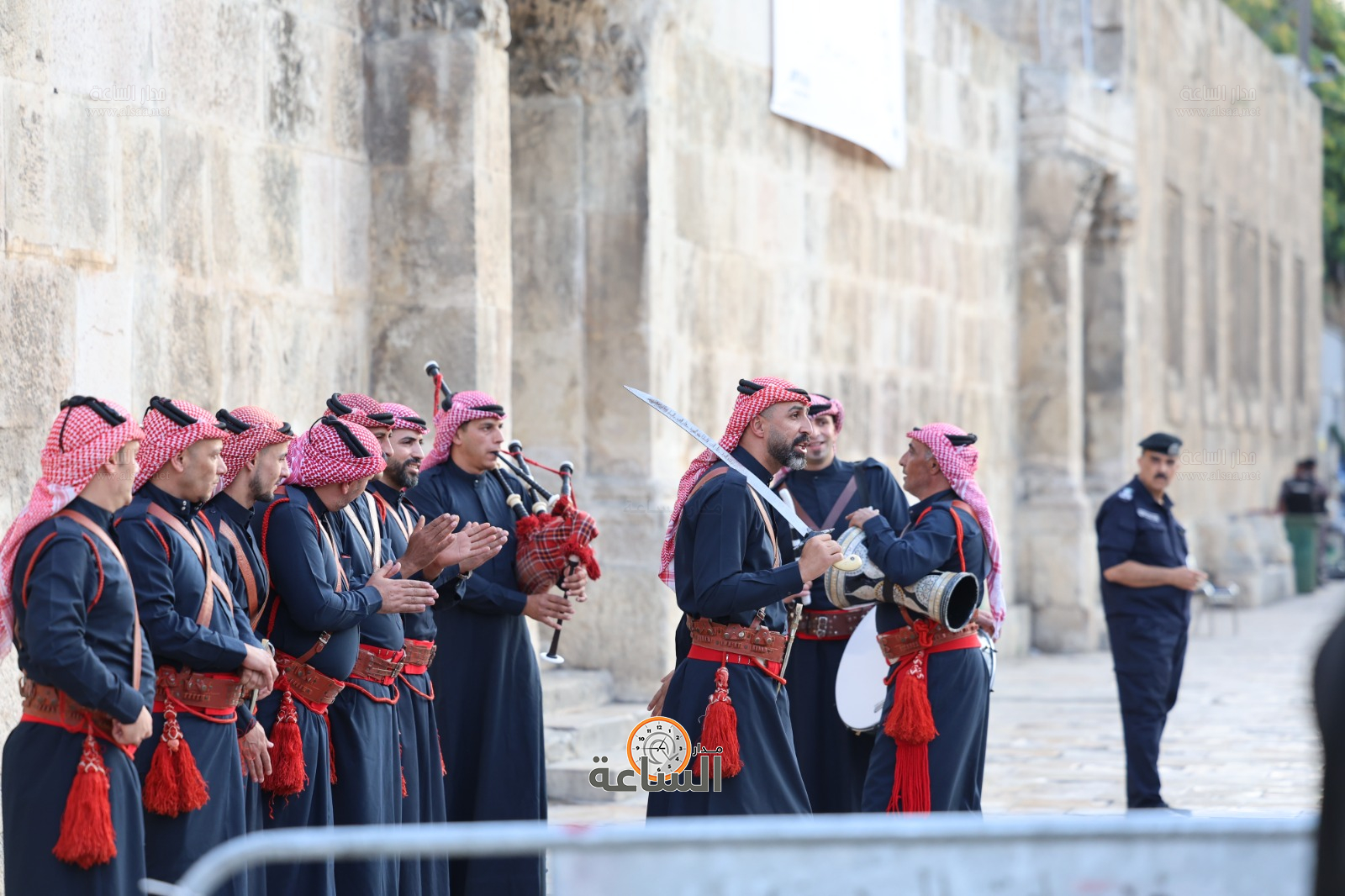 Madar Al-Saa Images 0.1375338663474247