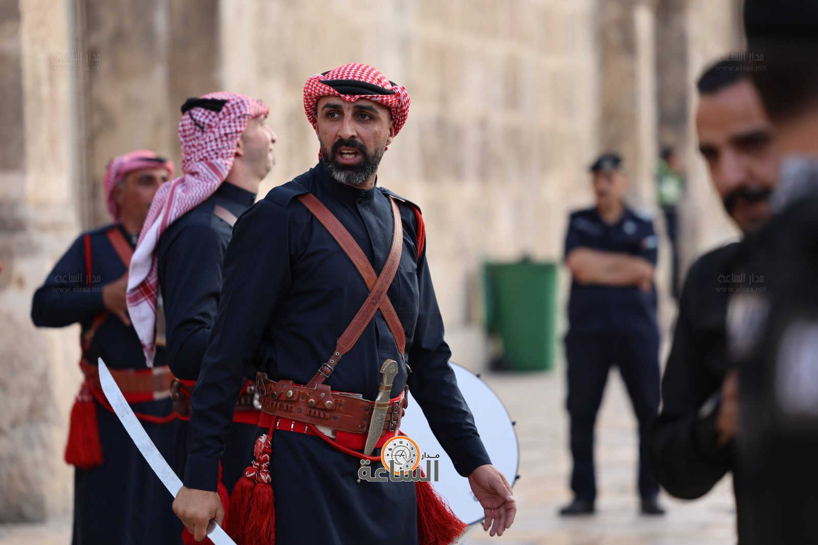 Madar Al-Saa Images 0.3998776776204216