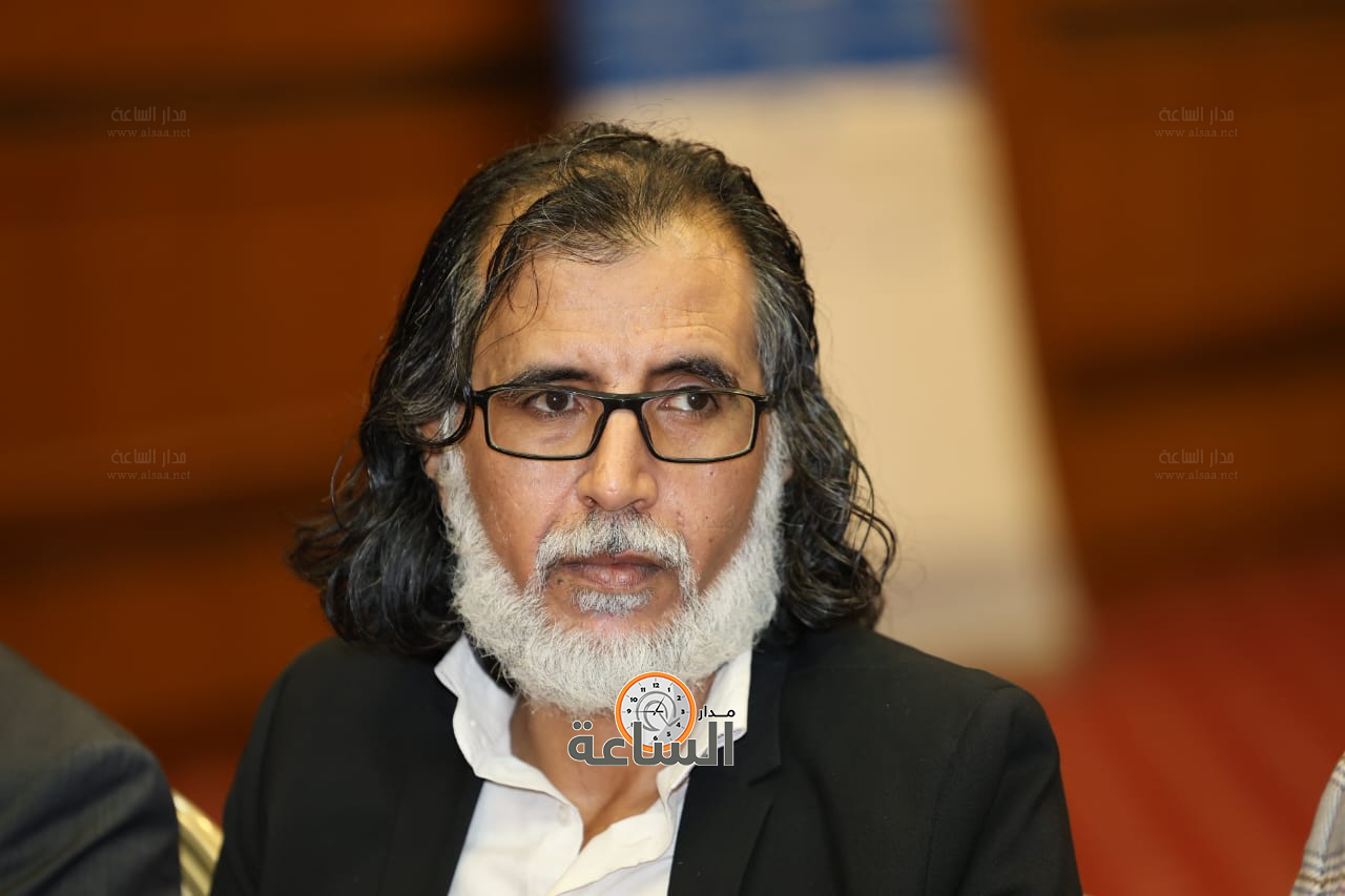 Madar Al-Saa Images 0.8440490328851827