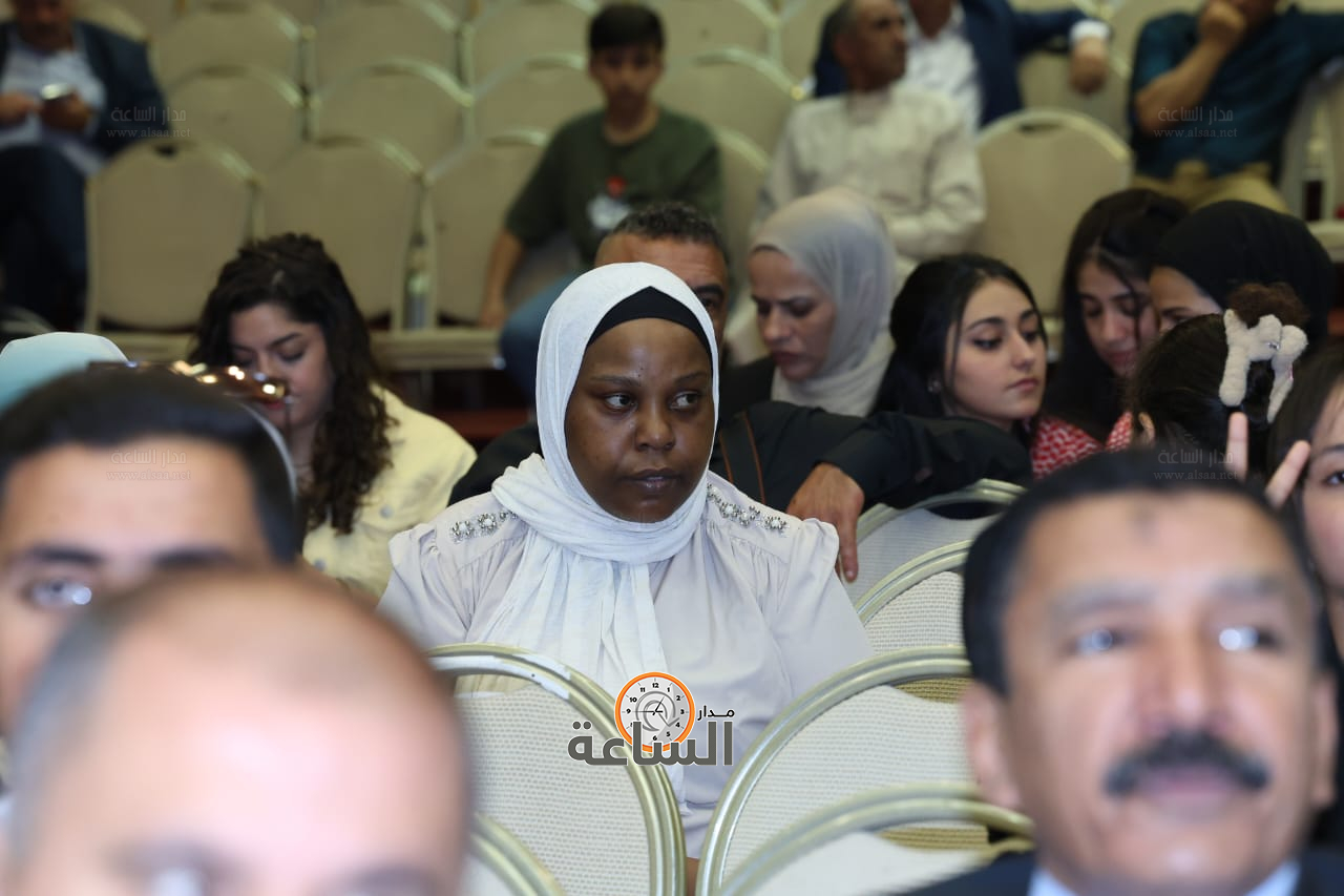 Madar Al-Saa Images 0.37509761287940624