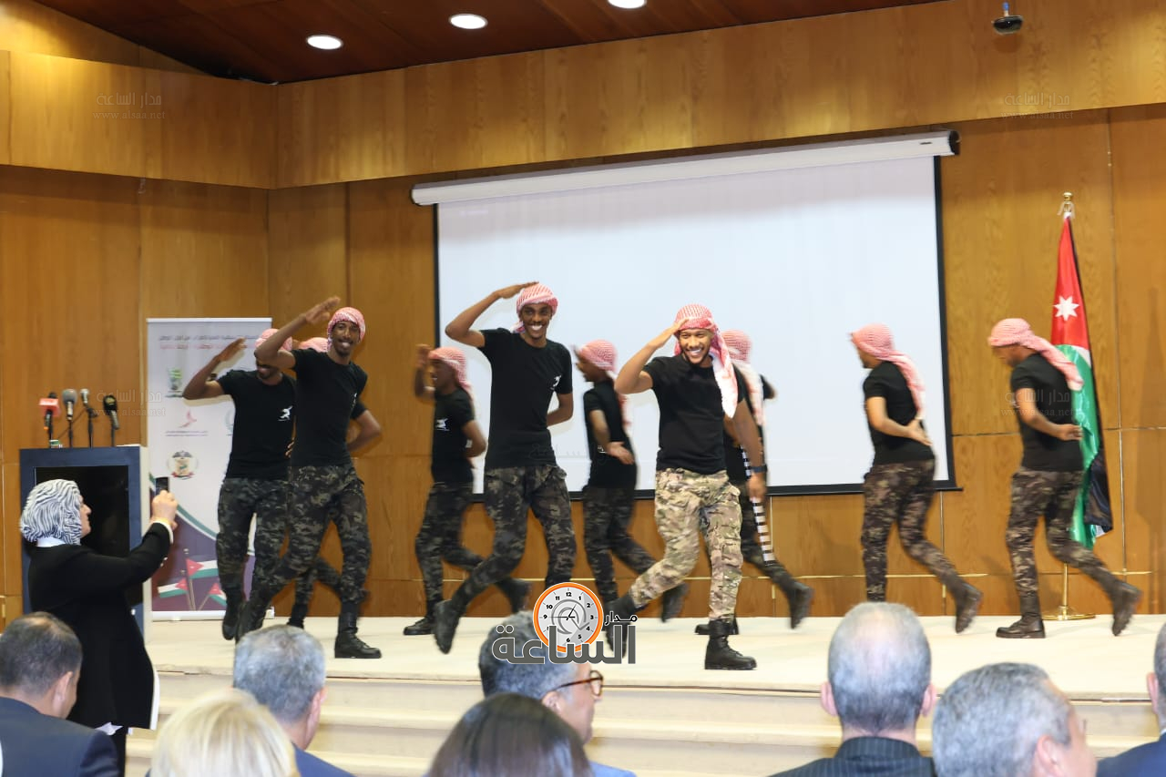 Madar Al-Saa Images 0.6161393354504094