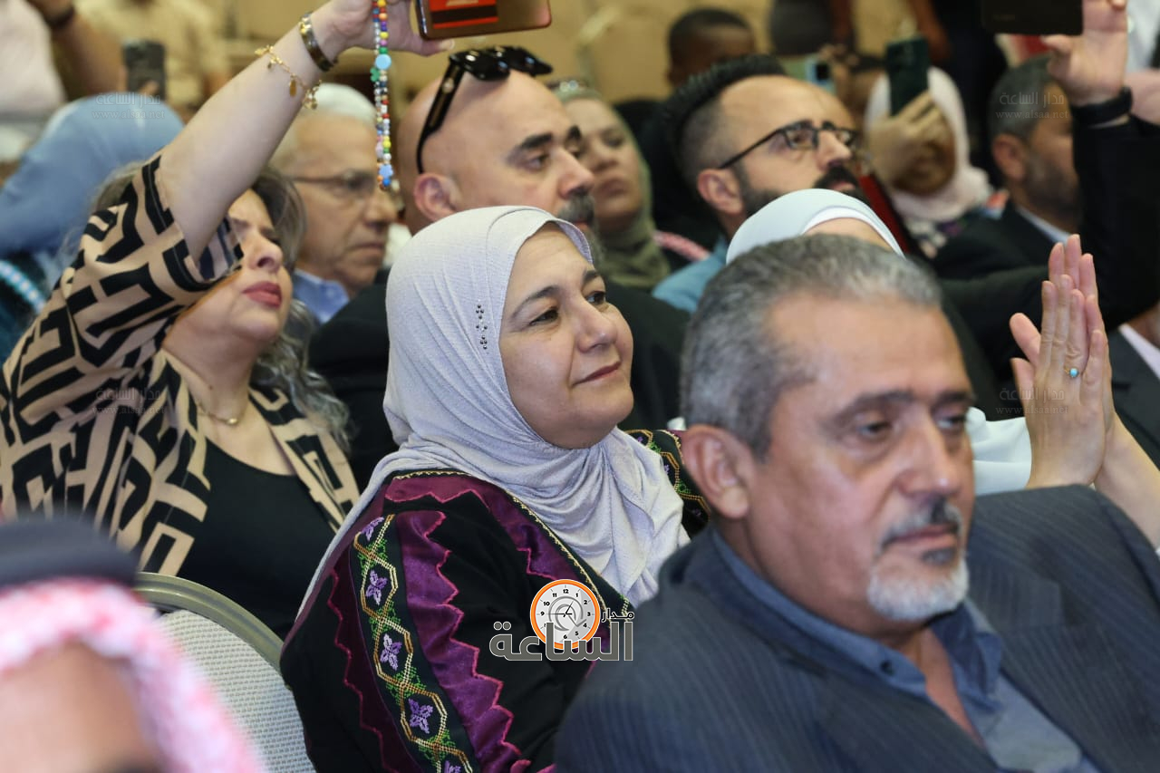 Madar Al-Saa Images 0.4040244020830399