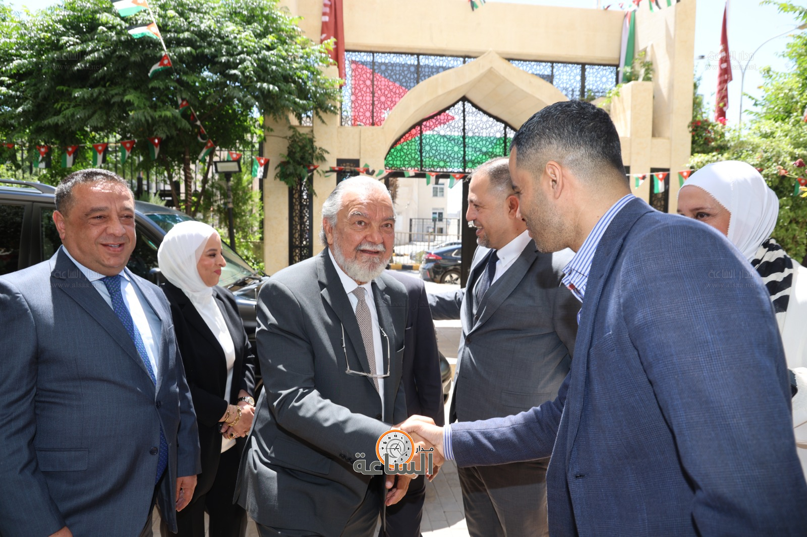 Madar Al-Saa Images 0.9979759150937845