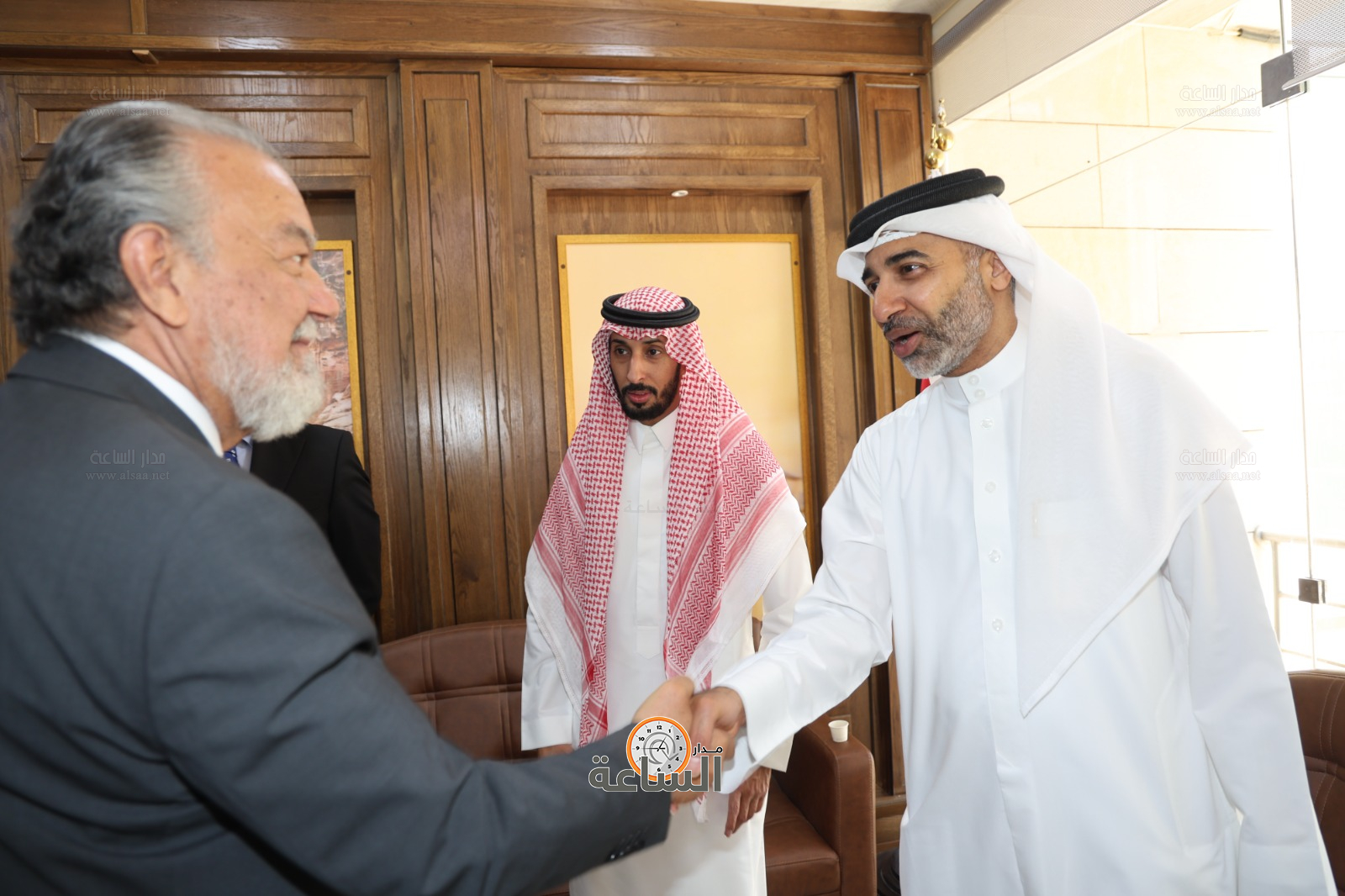 Madar Al-Saa Images 0.7430445229581117