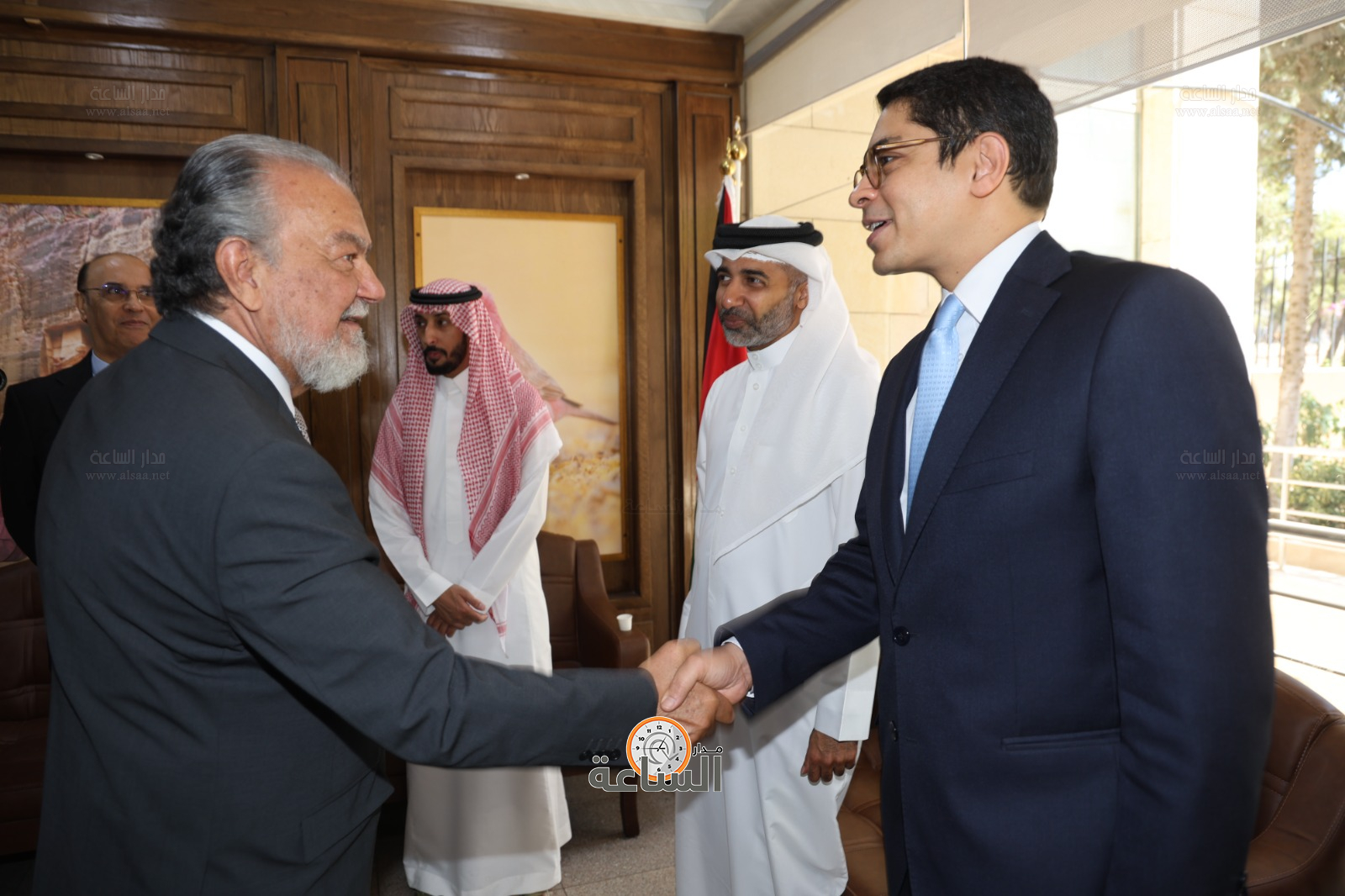 Madar Al-Saa Images 0.7047805287540343